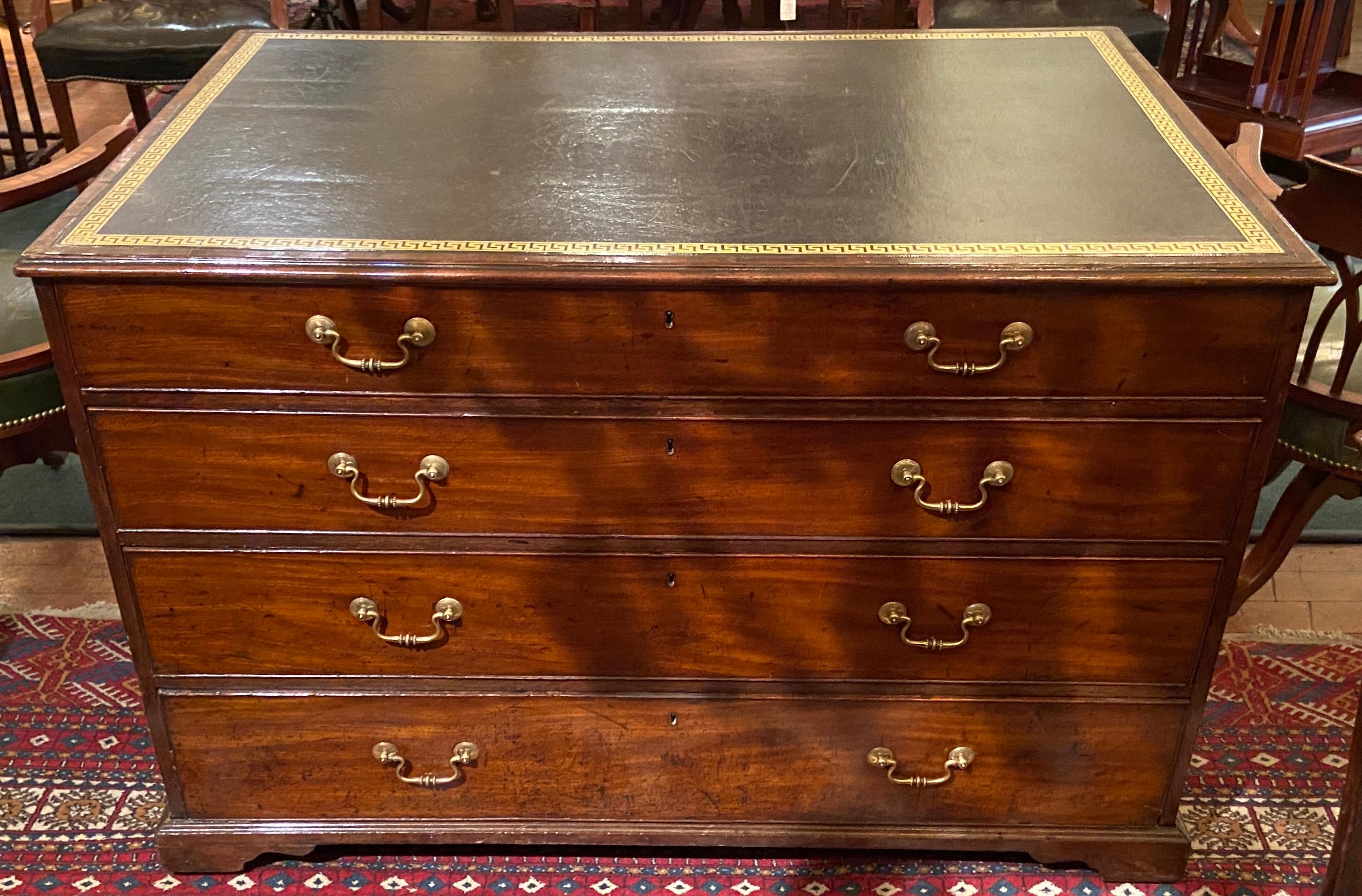 Cuir Ancien bureau d'associé / d'architecte en acajou de style géorgien anglais, vers 1820-1830 en vente