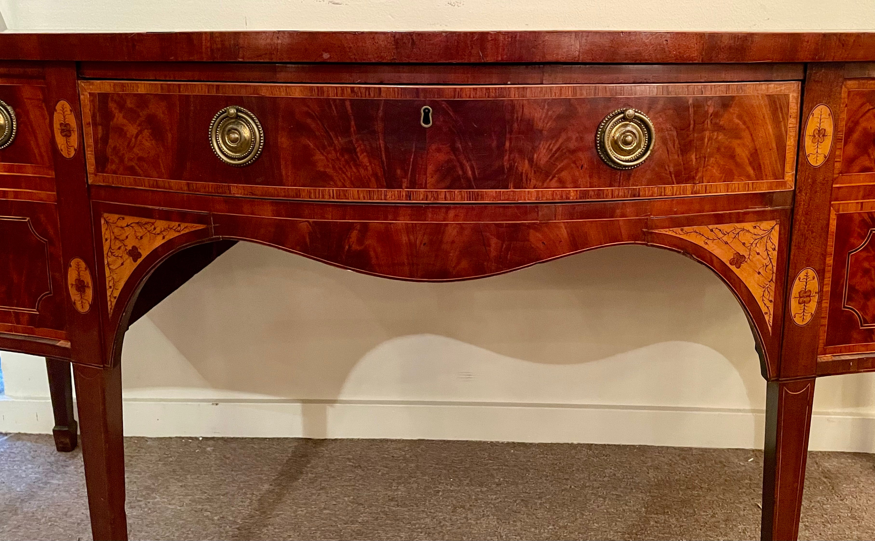 Antique English Georgian Mahogany Sideboard with Inlay, Circa 1800. For Sale 2