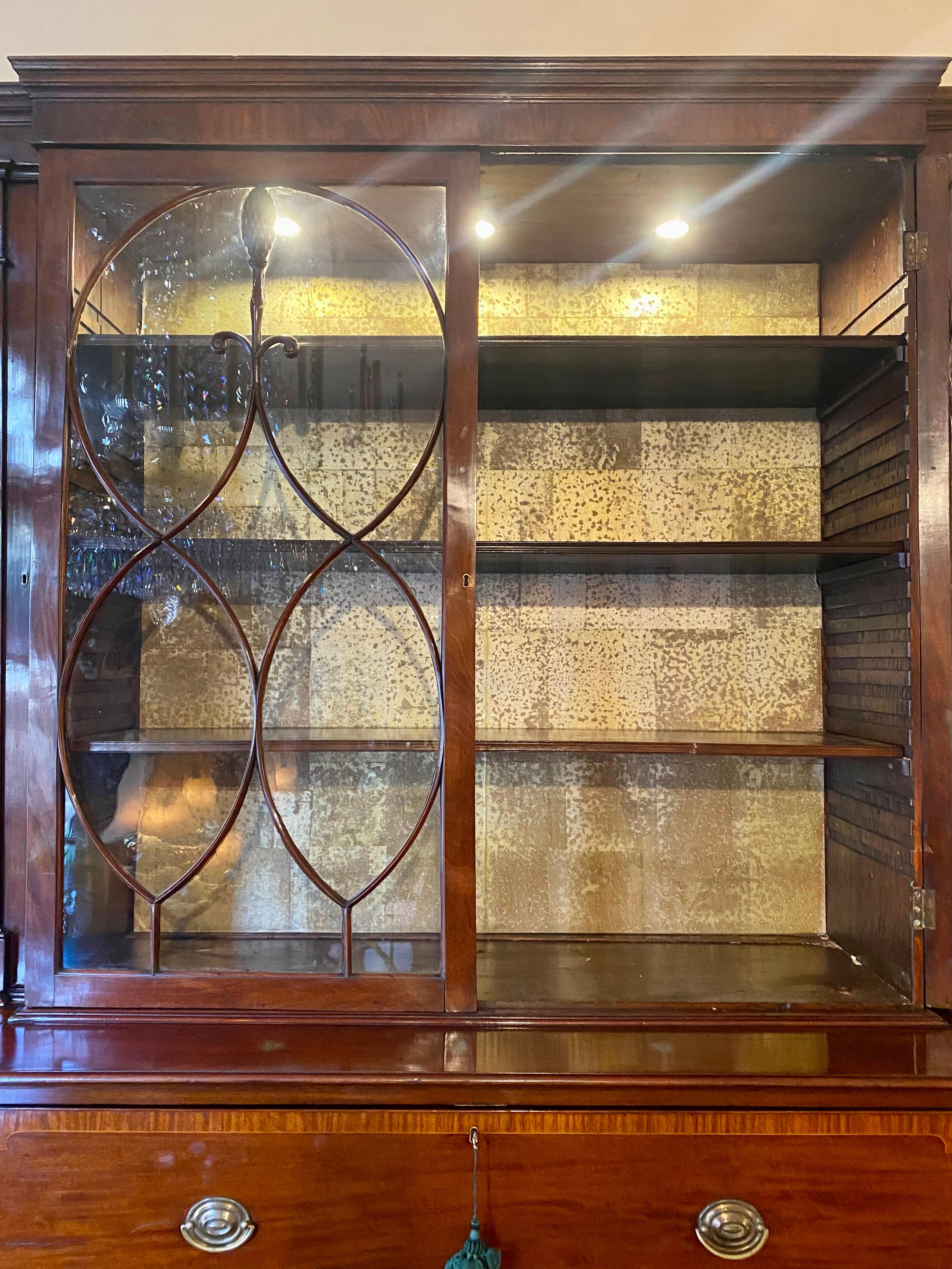 Intarsio Antico mobile georgiano inglese in mogano con intarsio, circa 1840 in vendita
