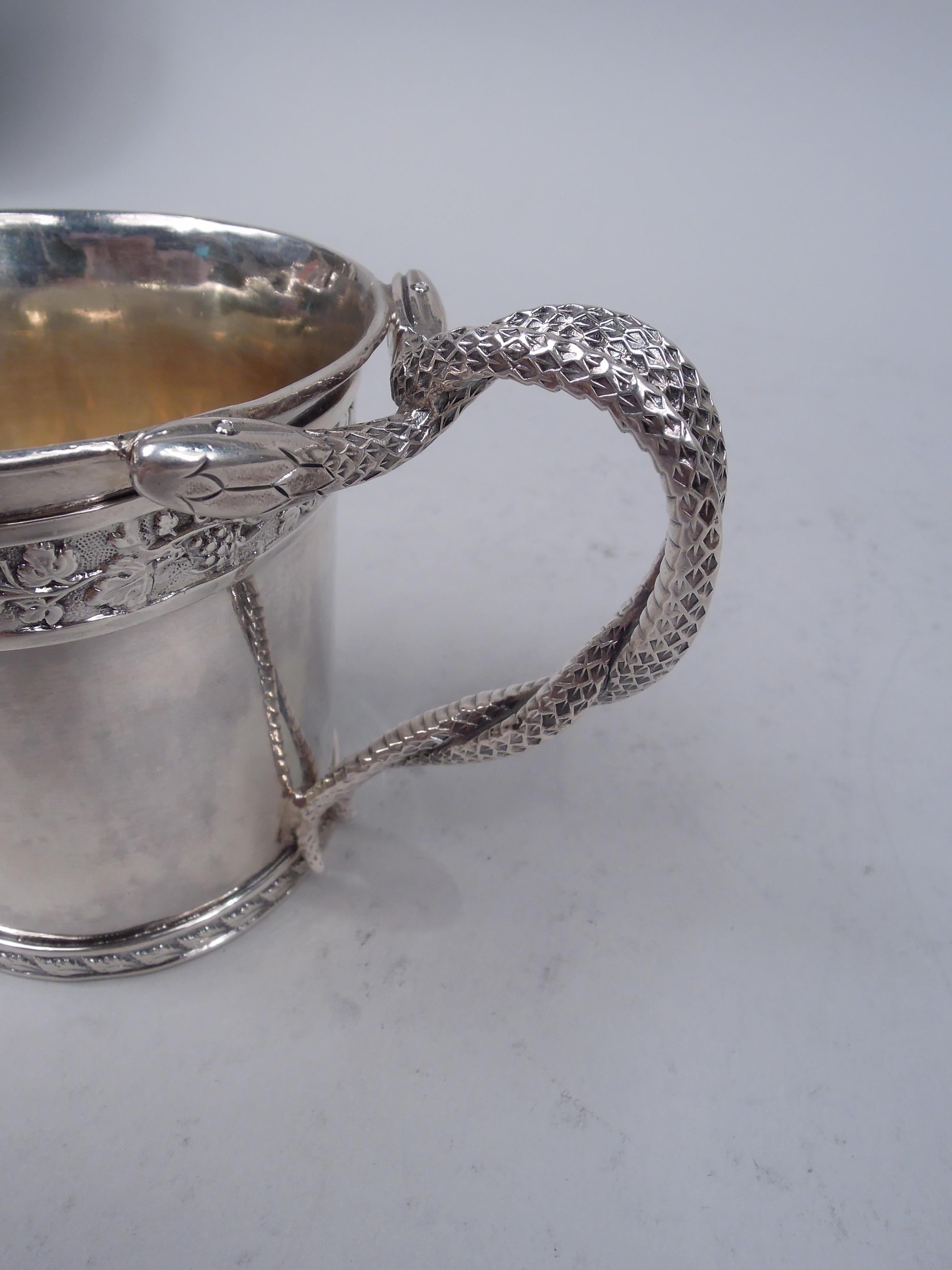 Antique English Georgian Neoclassical Baby Cup with Snake Handle, 1811 In Excellent Condition For Sale In New York, NY