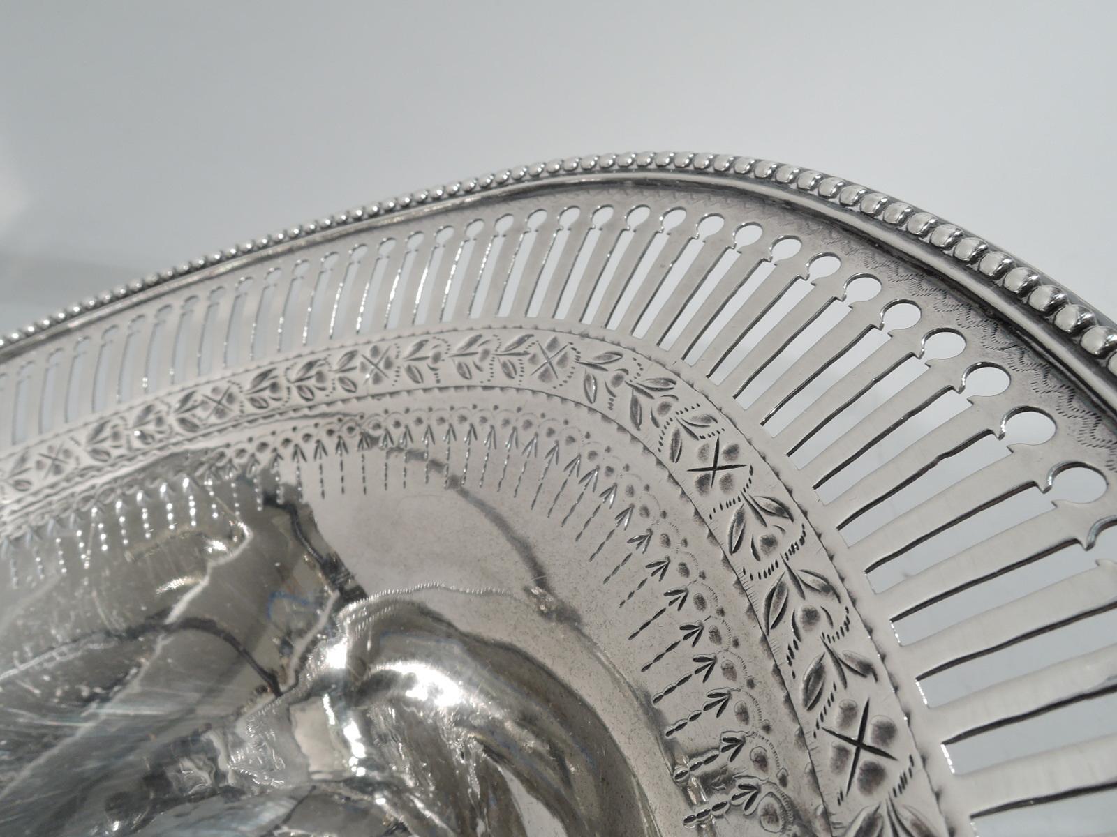 Panier néoclassique anglais ancien en argent sterling de style géorgien Bon état - En vente à New York, NY