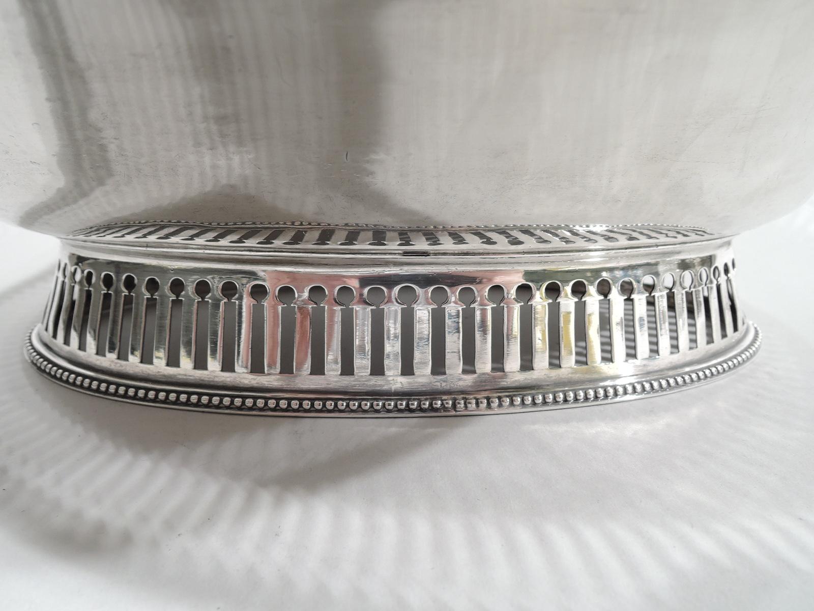 Antique English Georgian Neoclassical Sterling Silver Basket For Sale 2