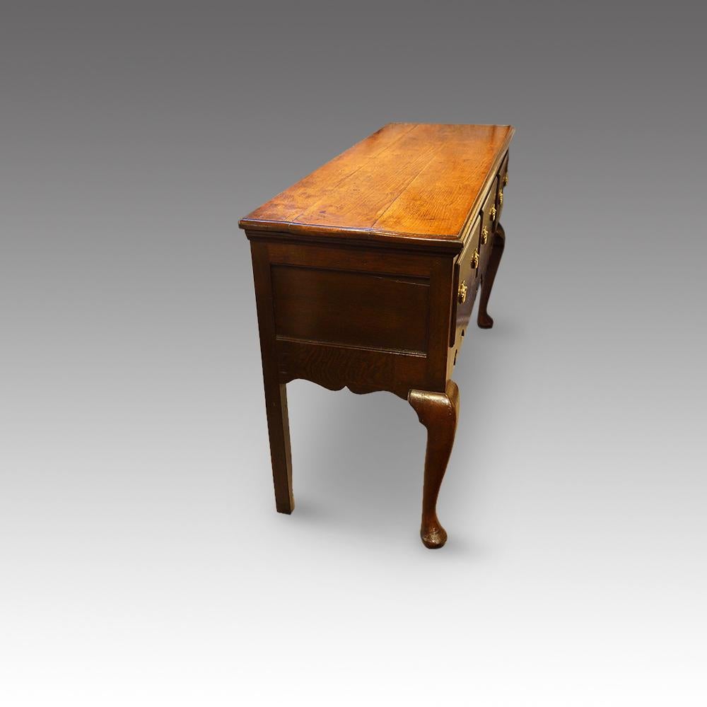 19th Century Antique English Georgian Oak Small Cabiole Leg Dresser Huntboard, circa 1830