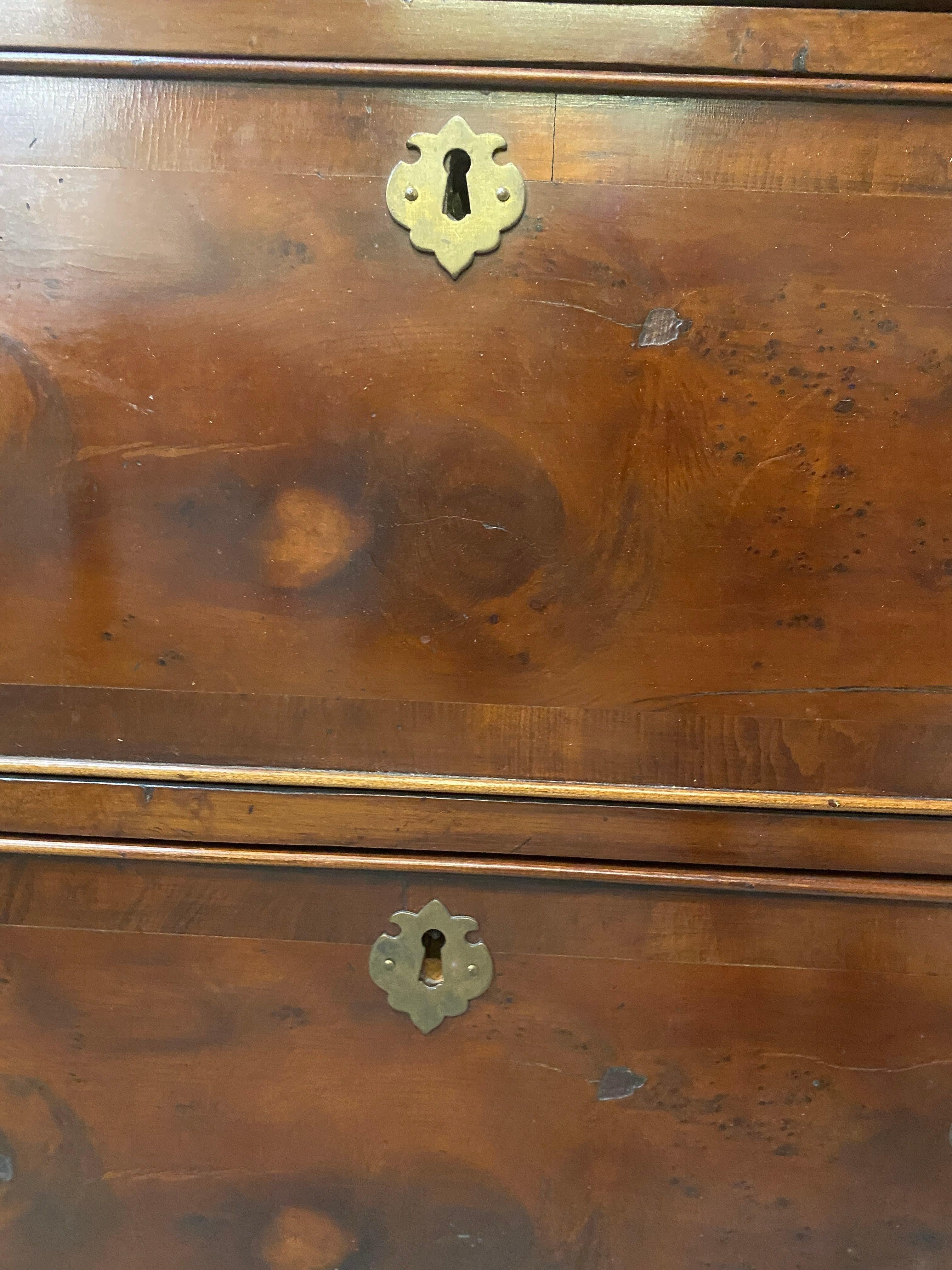 Antique English Georgian Period Mahogany Chest on Chest For Sale 10
