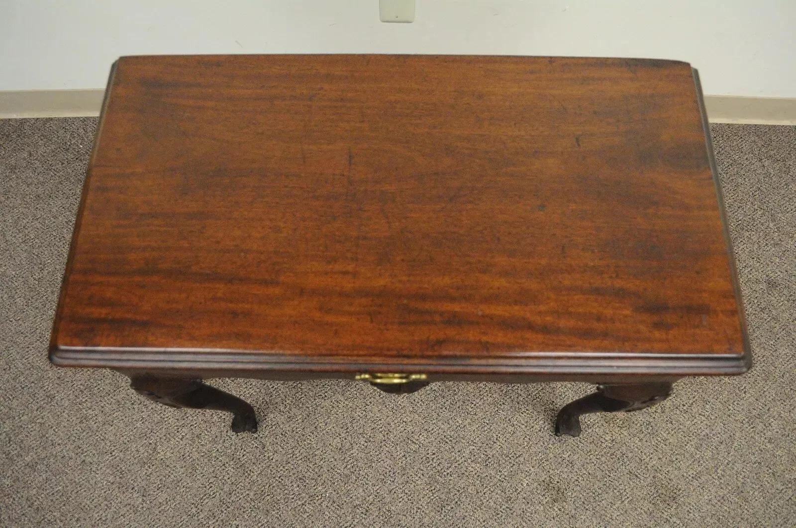 Antique English Georgian Queen Anne Shell Carved Mahogany Console Hall Table In Good Condition For Sale In Philadelphia, PA