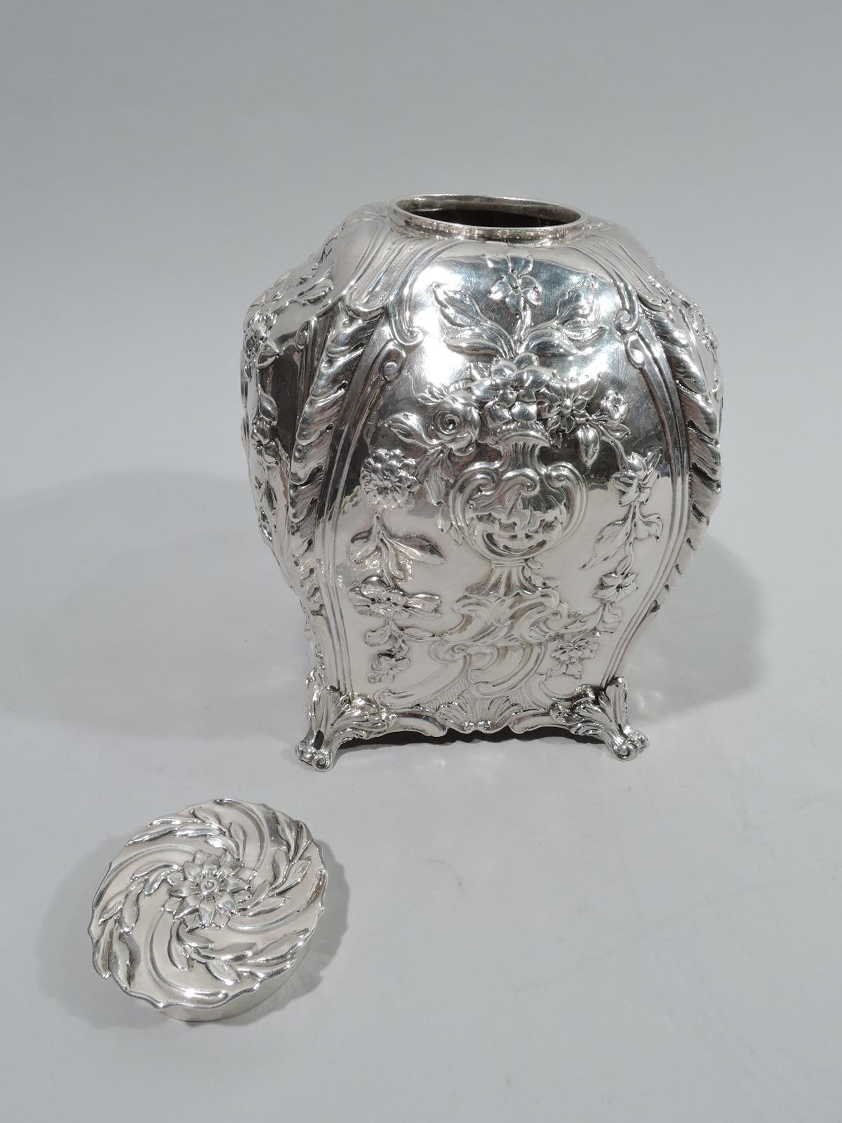 Antique English Georgian Rococo Sterling Silver Tea Caddy In Good Condition In New York, NY