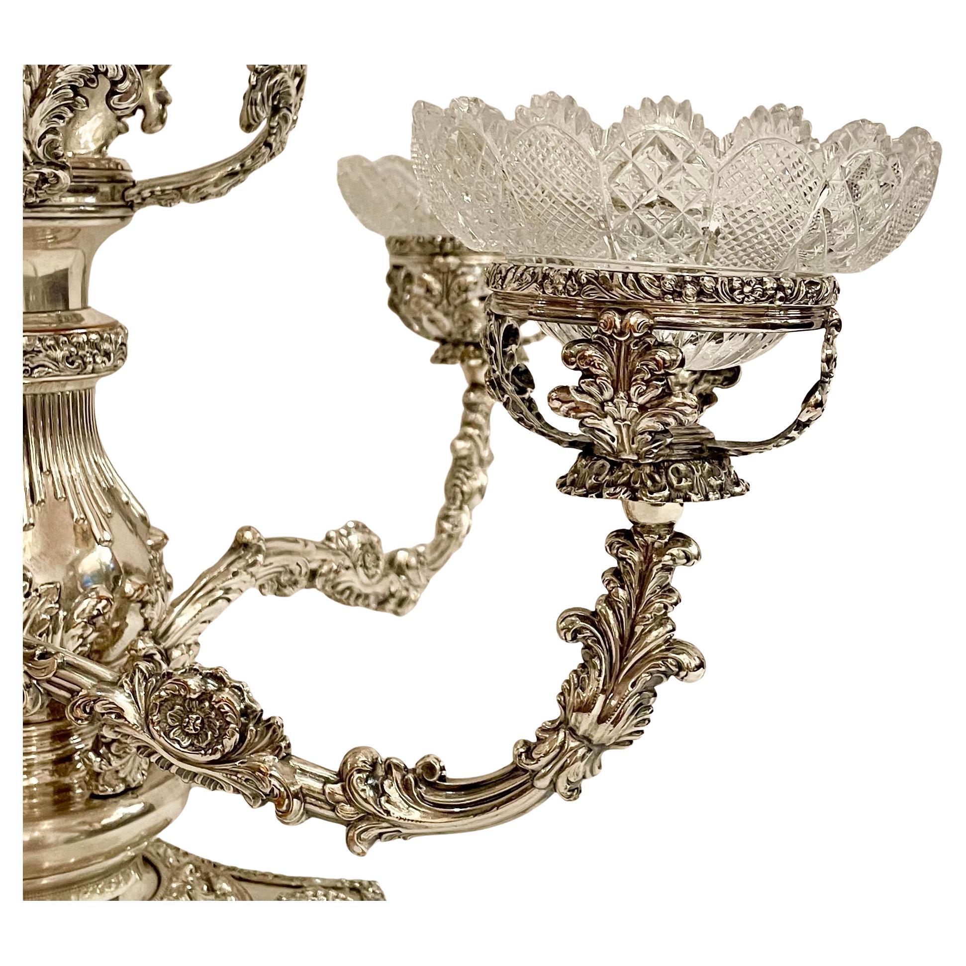 Antigua Epergne inglesa georgiana de Sheffield de plata y cristal tallado Placa de Sheffield en venta