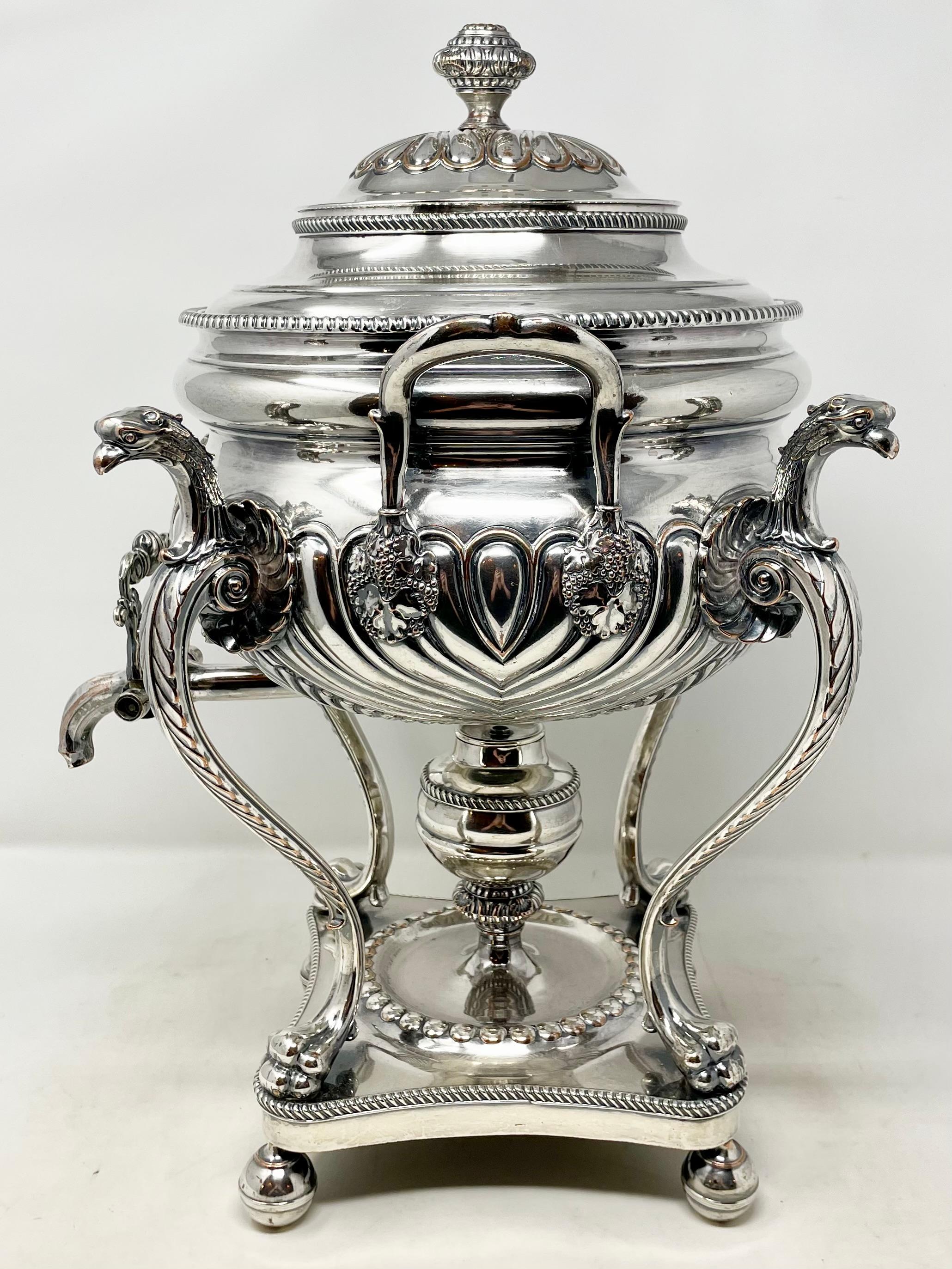 Ancienne urne en argent Sheffield pour le service du thé, Circa 1830-1840. en vente 2