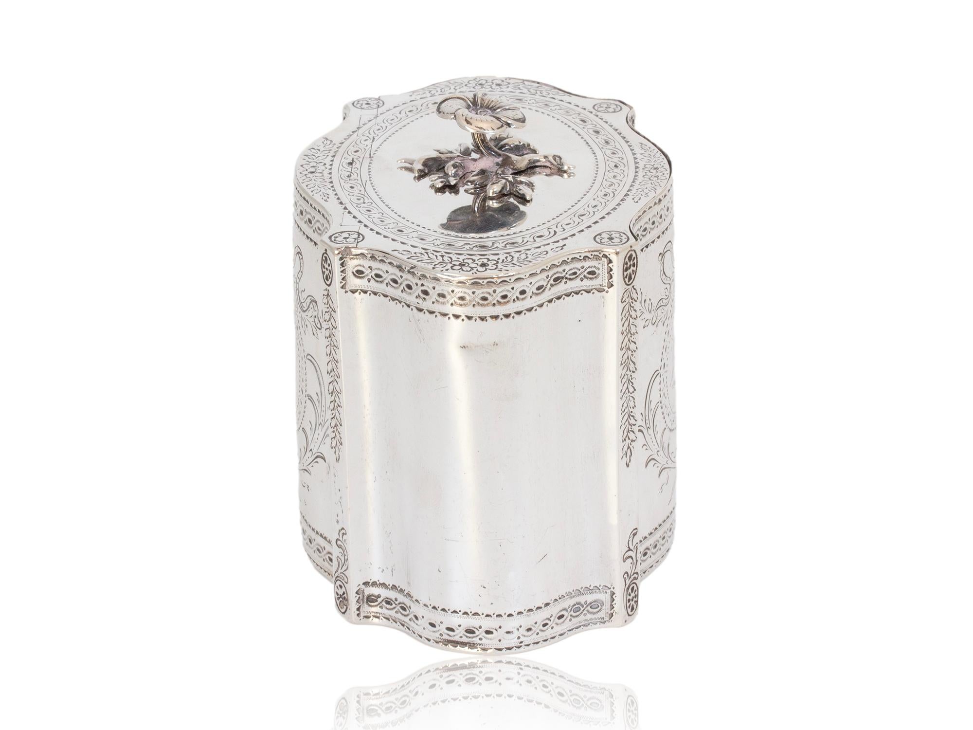 Moulage Ancienne boîte à thé en argent de style géorgien anglais par William Vincent en vente