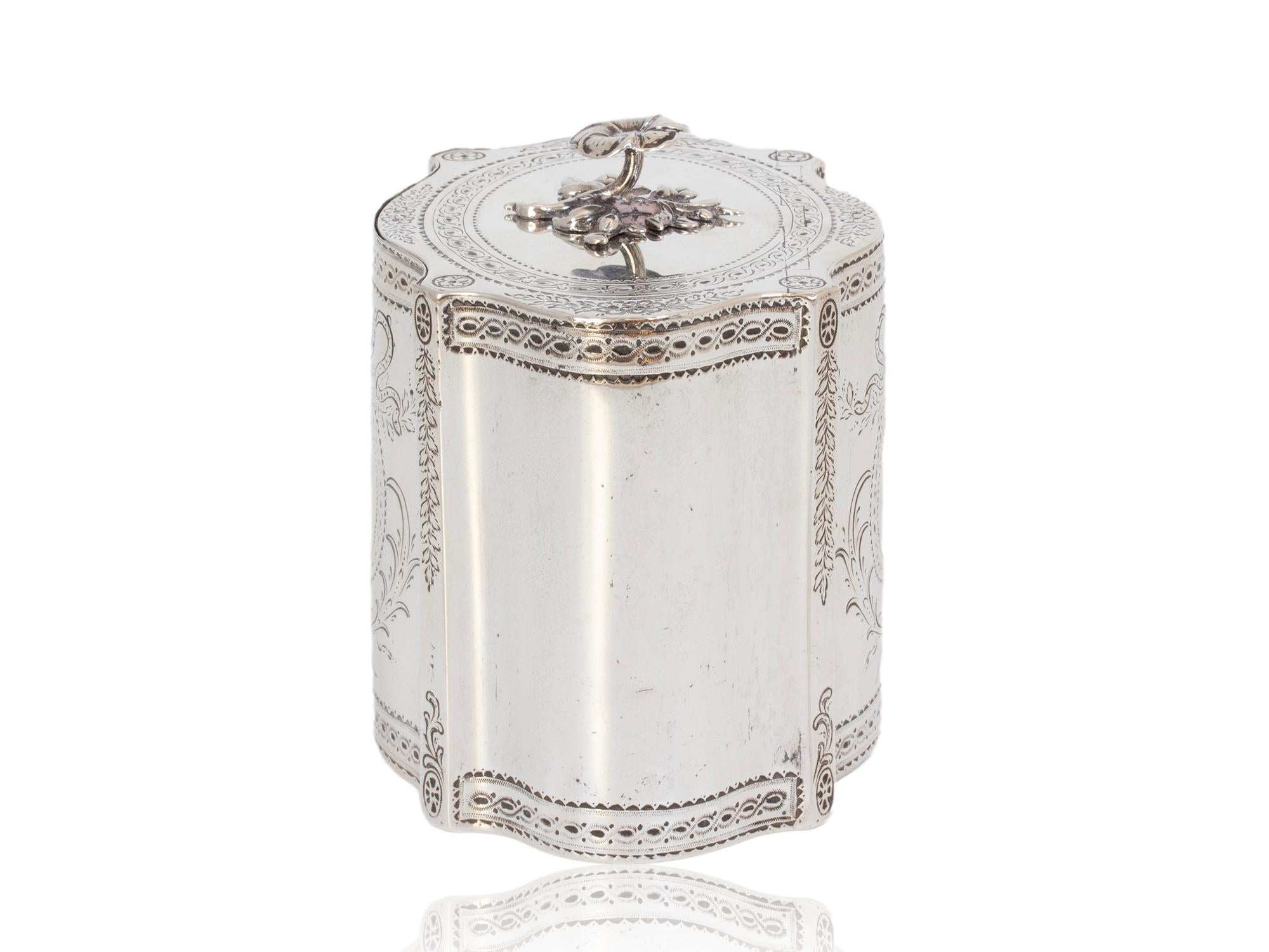 XVIIIe siècle Ancienne boîte à thé en argent de style géorgien anglais par William Vincent en vente