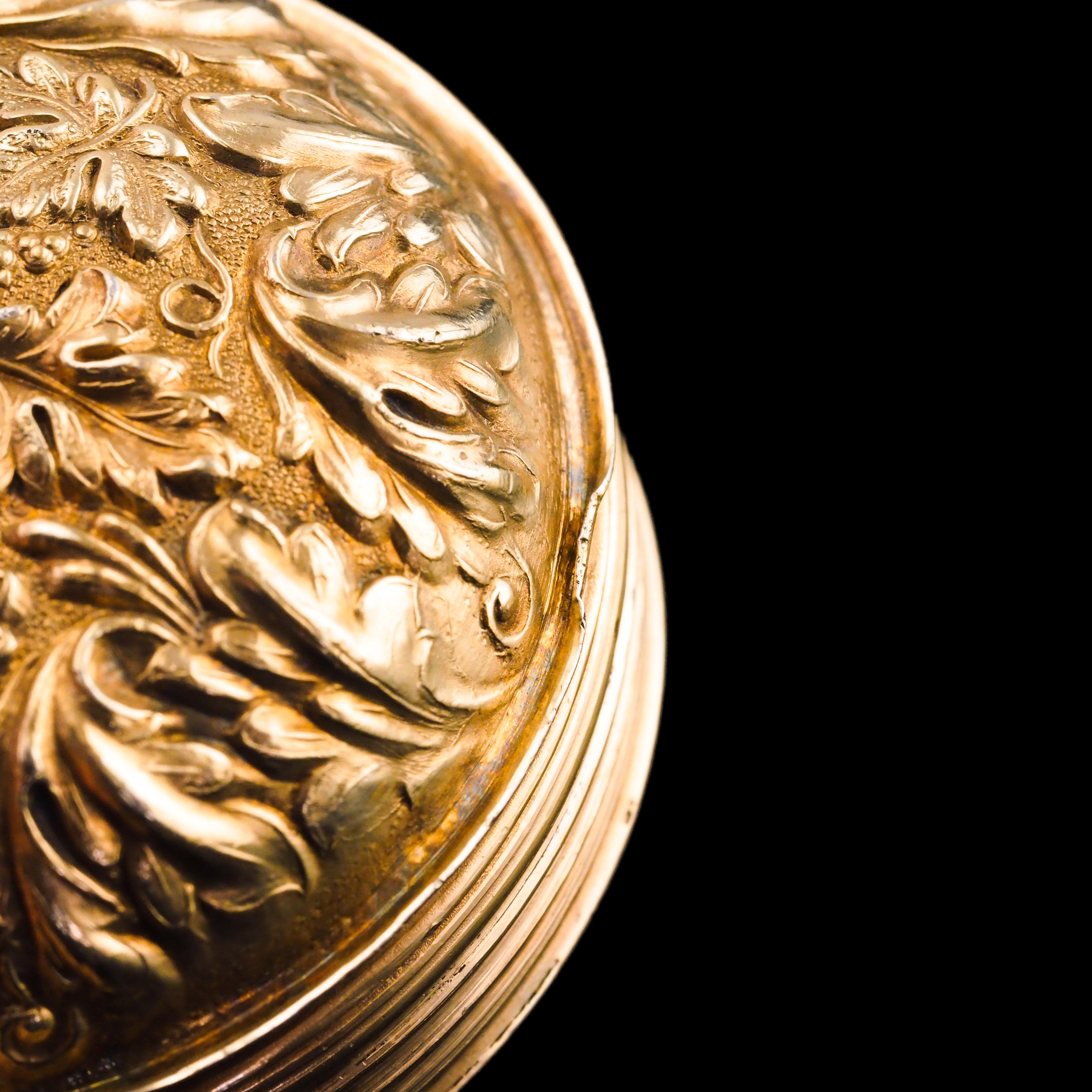 Ancienne tabatière anglaise géorgienne sphérique/circulaire en argent doré  - 1823 en vente 13