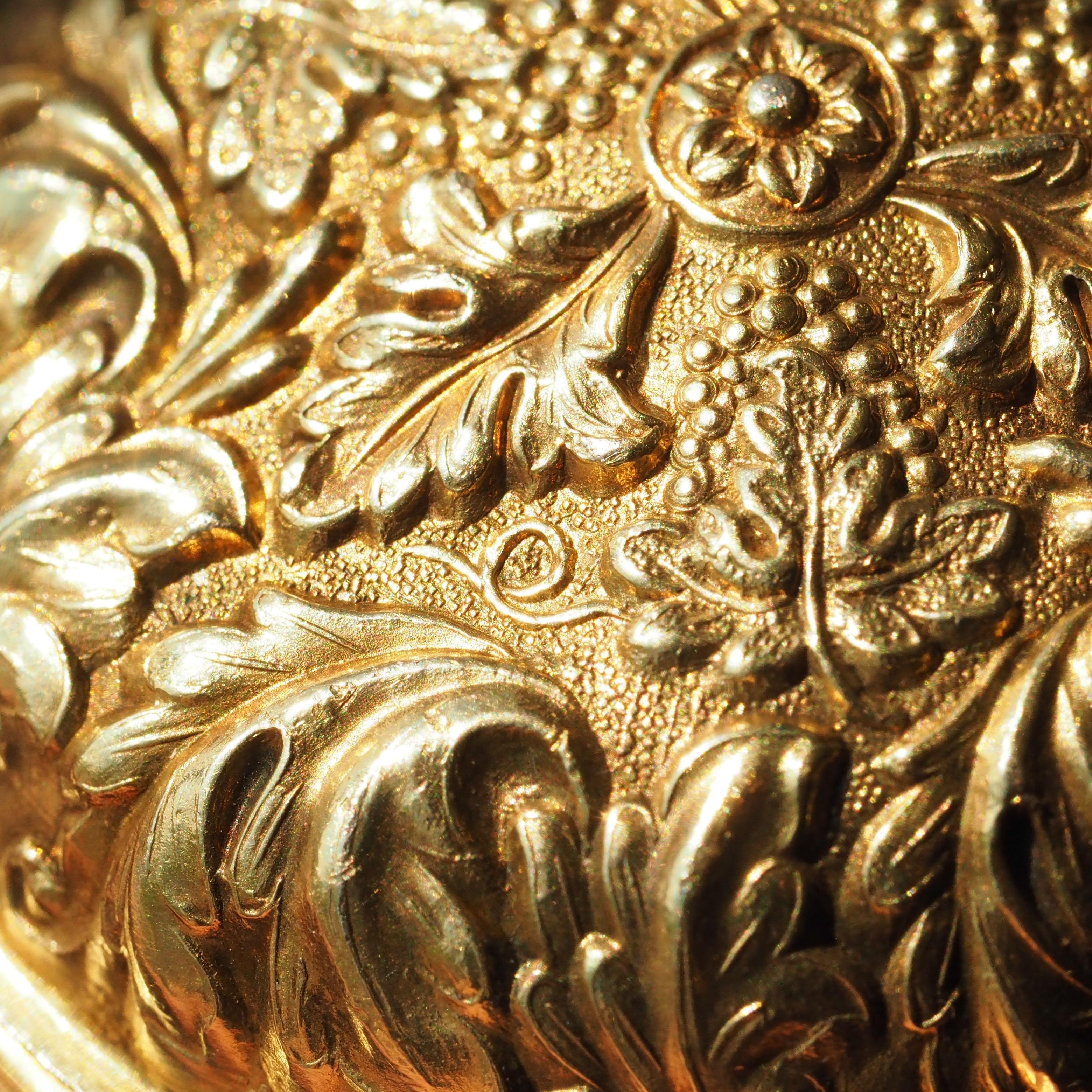 Ancienne tabatière anglaise géorgienne sphérique/circulaire en argent doré  - 1823 en vente 3