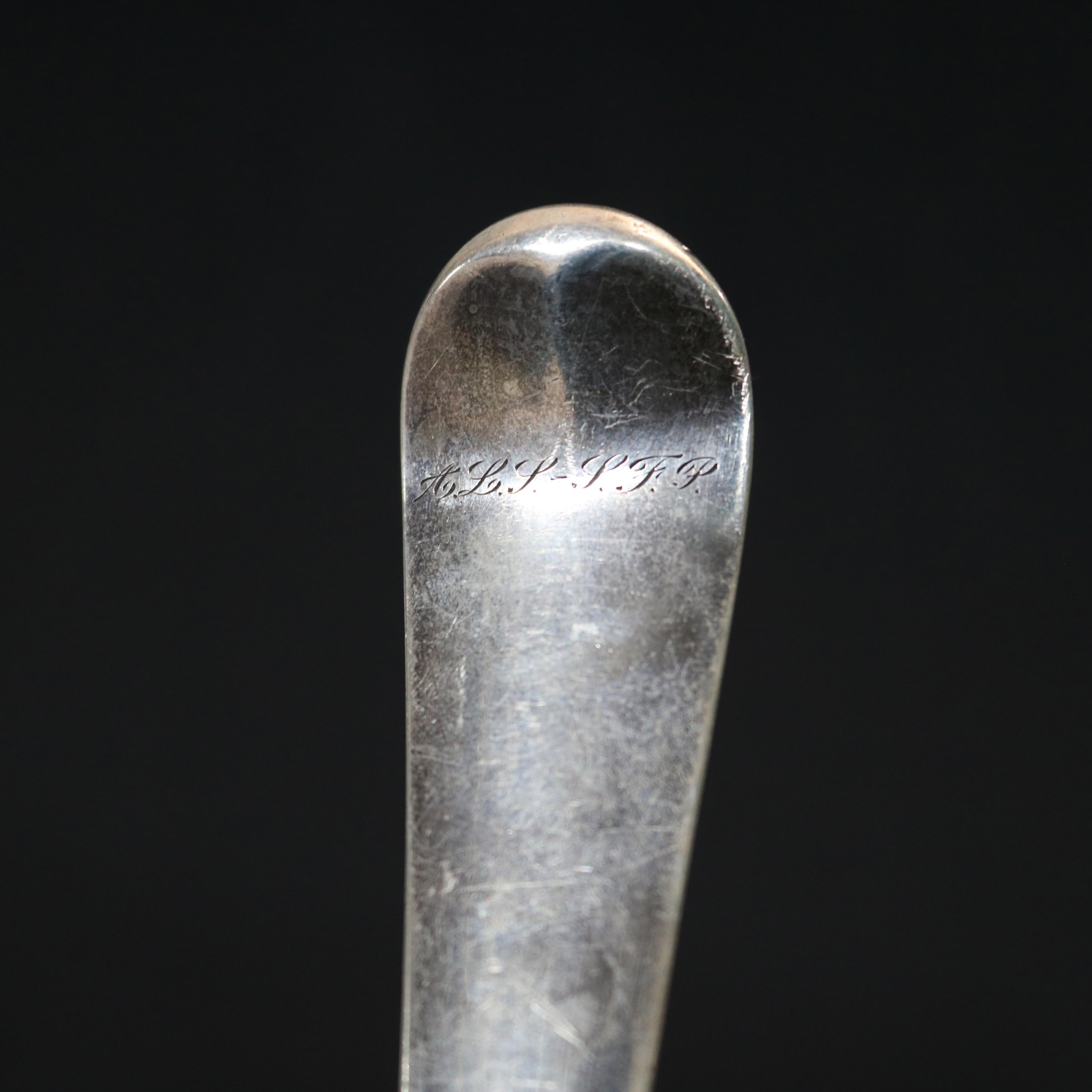 20th Century Antique English Georgian Sterling Shell Ladle, Hallmarked, 5.5 T.O., circa 1930 For Sale