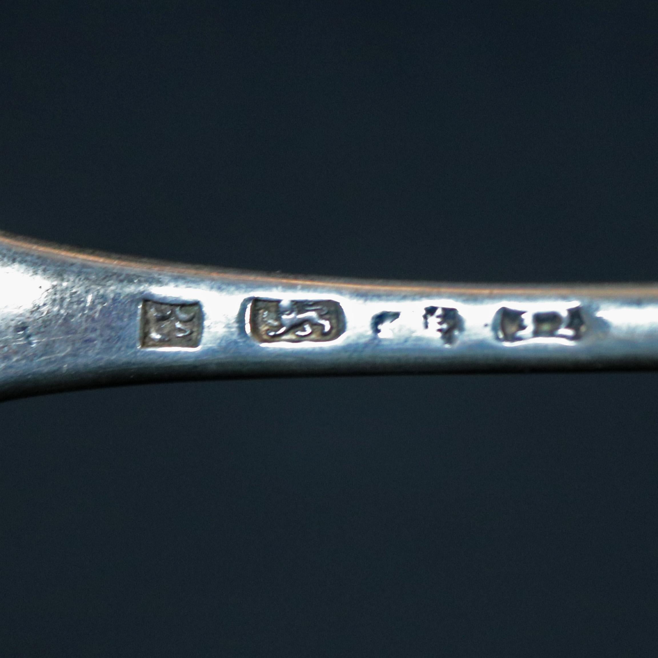 Antiguo cucharón inglés georgiano de esterlina concha, Hallmarked, 5.5 T.O., circa 1930 Vaciado en venta