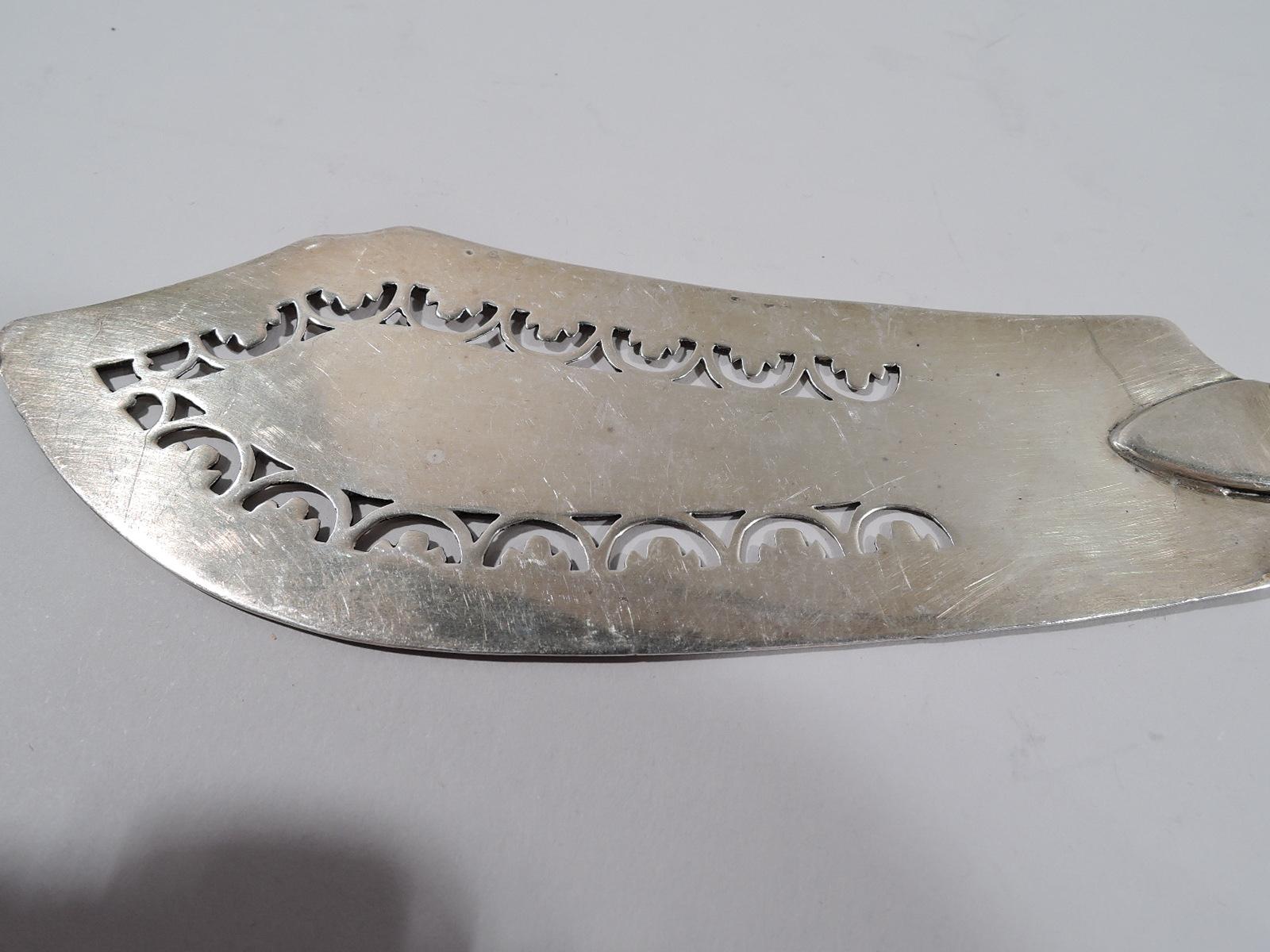 Antique English Georgian Sterling Silver and Agate Fish Slice In Good Condition In New York, NY
