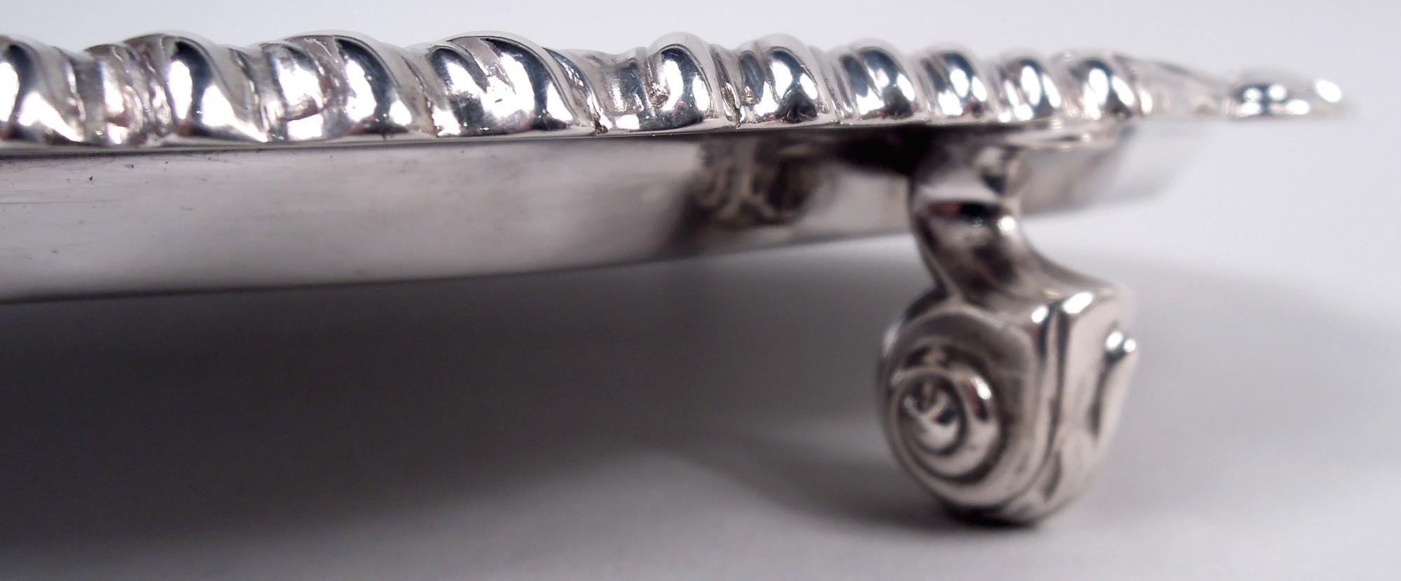 Antique English Georgian Sterling Silver Salver, 1921 In Good Condition For Sale In New York, NY