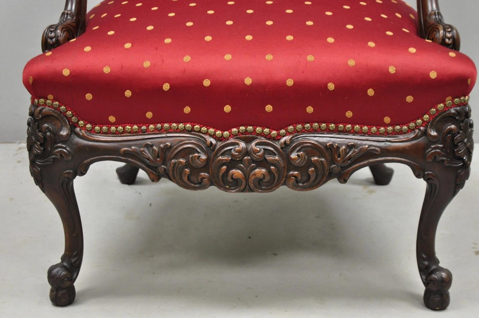 Ancien fauteuil de salon de bibliothèque en acajou rouge sculpté de style géorgien anglais Bon état - En vente à Philadelphia, PA