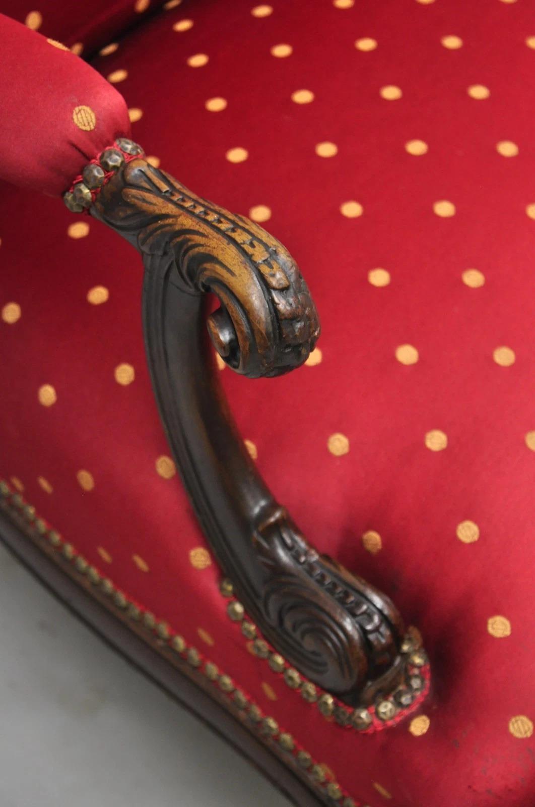 Acajou Ancien fauteuil de salon de bibliothèque en acajou rouge sculpté de style géorgien anglais en vente