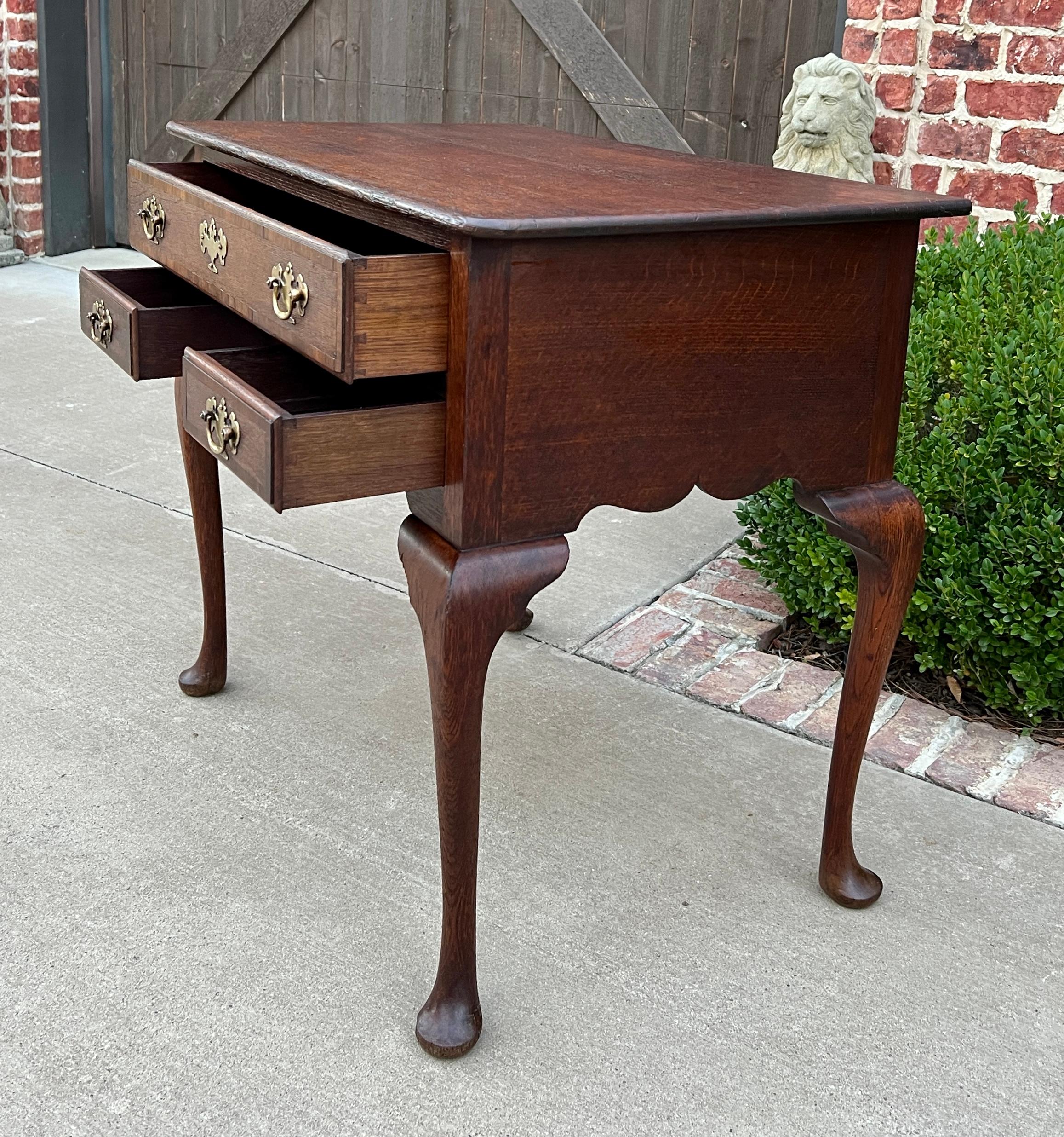 Antique English Georgian Table Small Desk Nightstand Lowboy 3 Drawers Tiger Oak In Good Condition For Sale In Tyler, TX