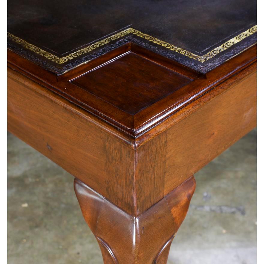 Antique English Georgian Walnut Leather Top Games Table Late 19th Century In Good Condition For Sale In Los Angeles, CA