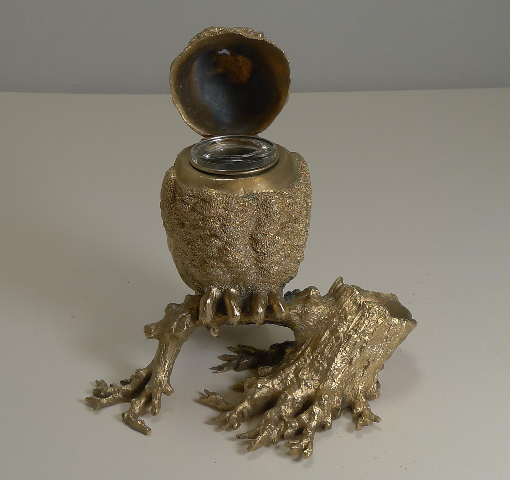 Antique English Gilded Bronze Novelty Inkwell, Owl with Glass Eyes, circa 1890 In Good Condition In Bath, GB