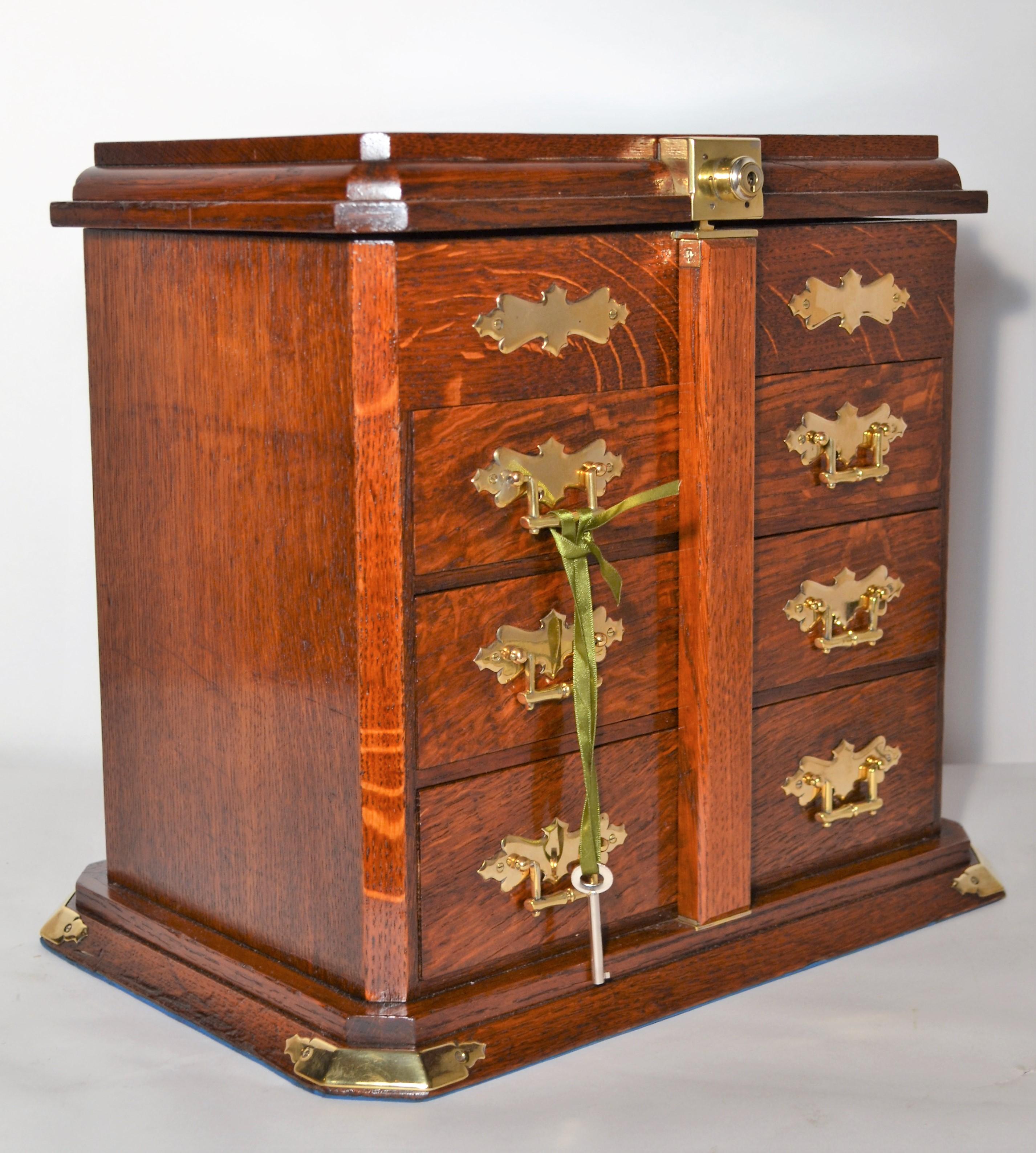 19th Century Antique English Golden Oak Cigar Box, circa 1880 For Sale