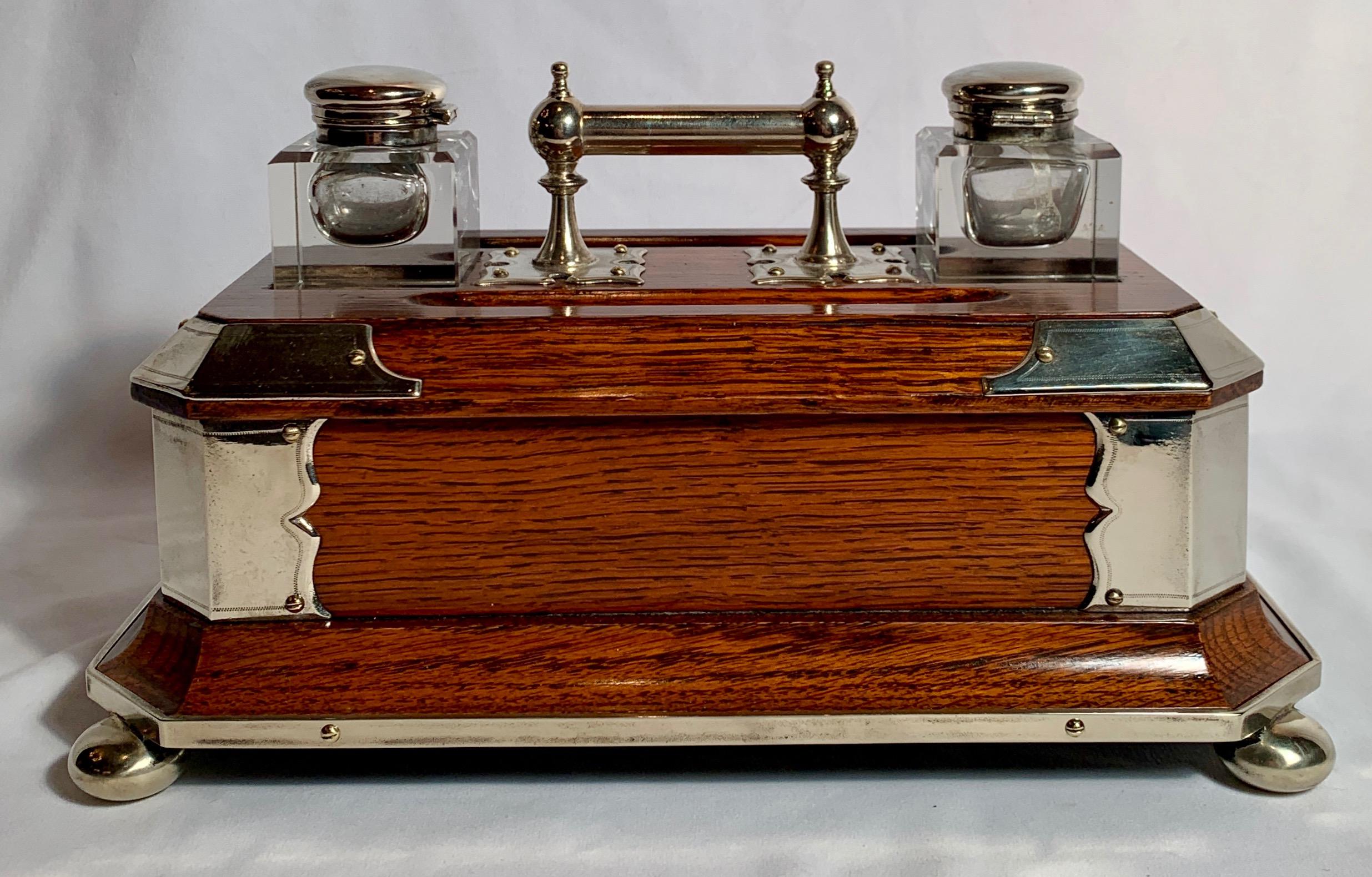 Antique English Golden Oak Inkwell In Good Condition For Sale In New Orleans, LA