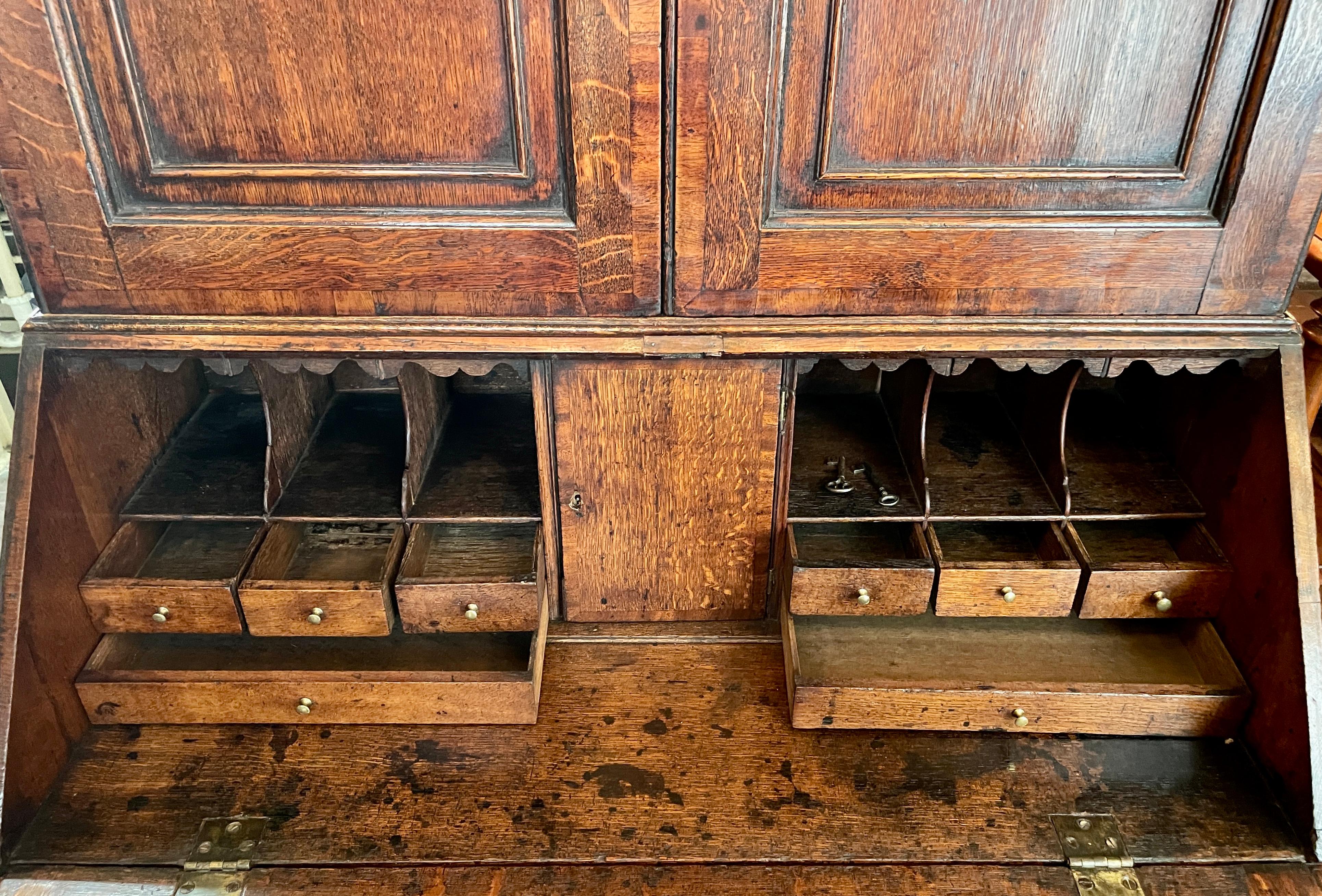 Antique English Golden Oak Slant Front Secretary Bookcase, Circa 1880 In Good Condition In New Orleans, LA