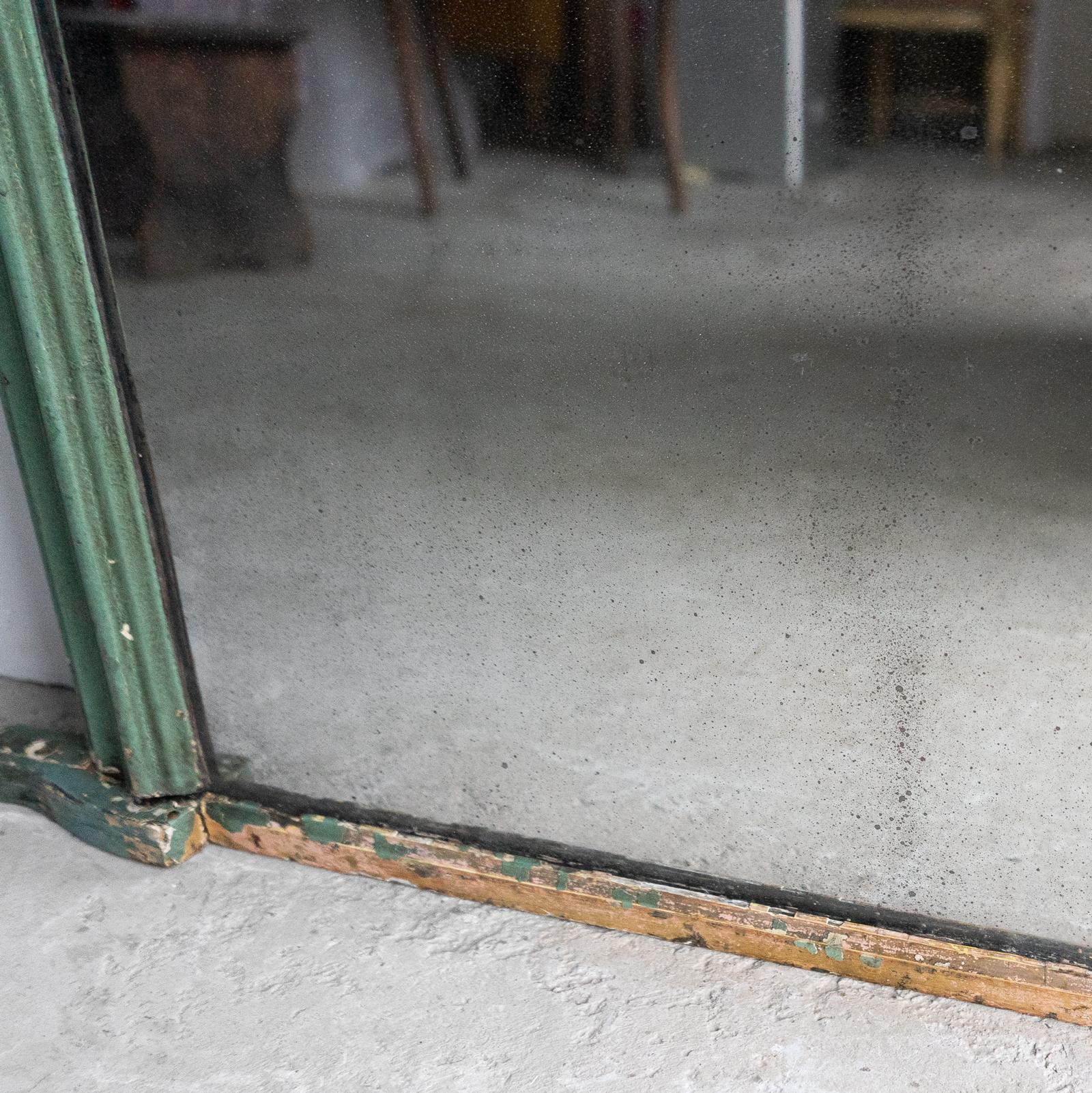 Fatto a mano Antique Mirror inglese ad arco dipinto di verde, XIX secolo in vendita