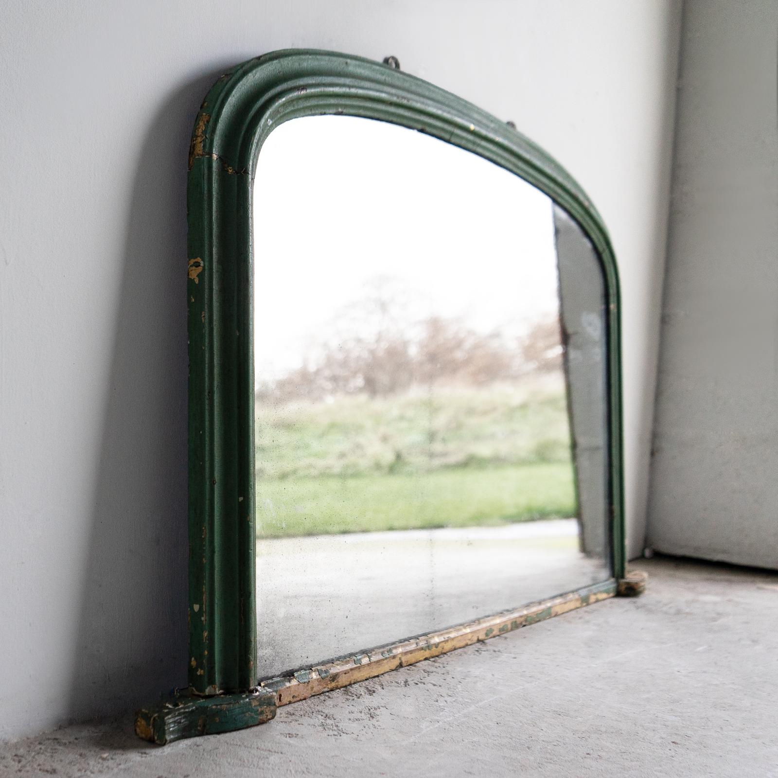 Antique Mirror inglese ad arco dipinto di verde, XIX secolo In condizioni buone in vendita a Bristol, GB