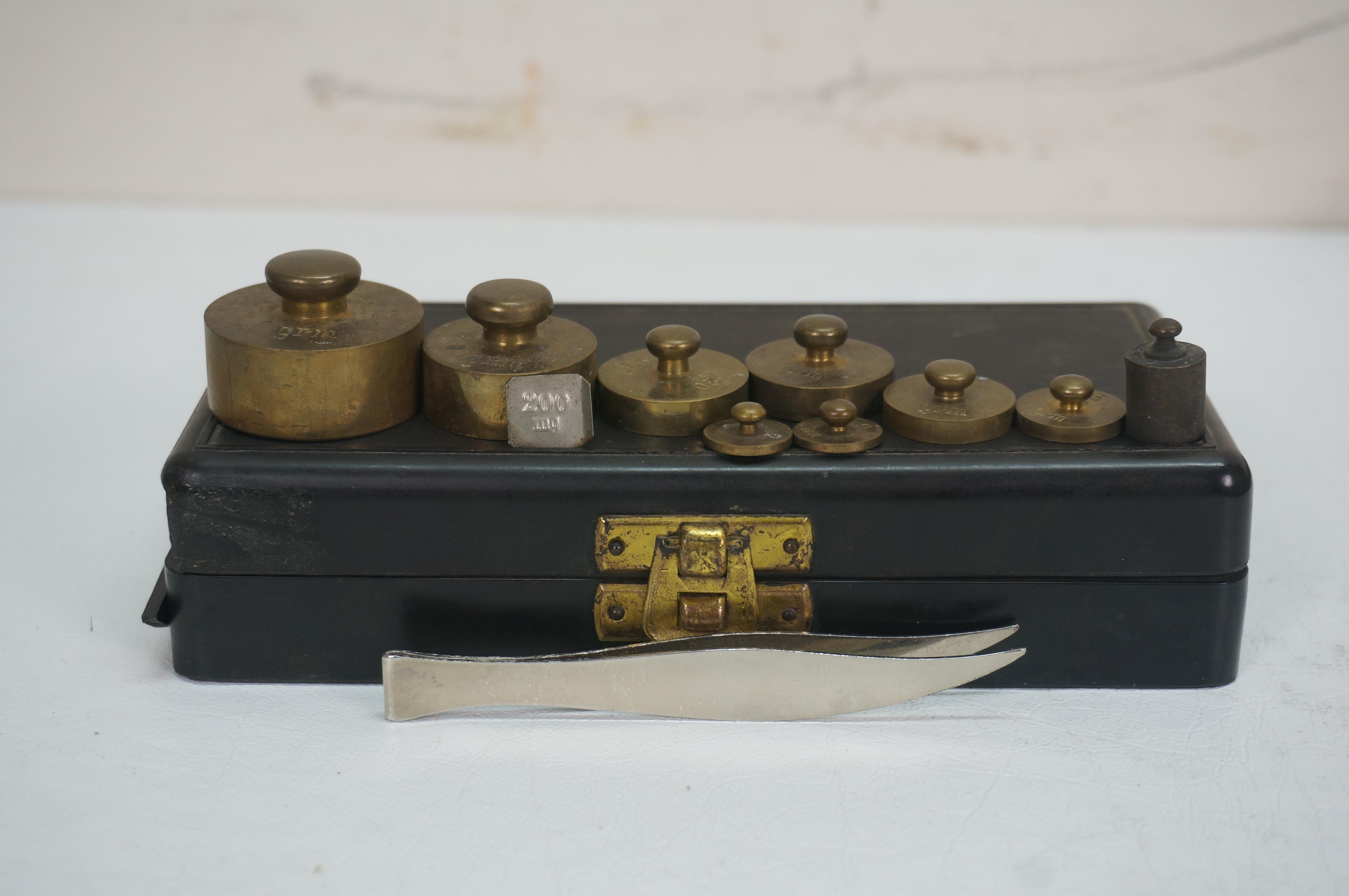 Antique English Griffin & George Cased Laboratory Pharmacy Balance Scale 18