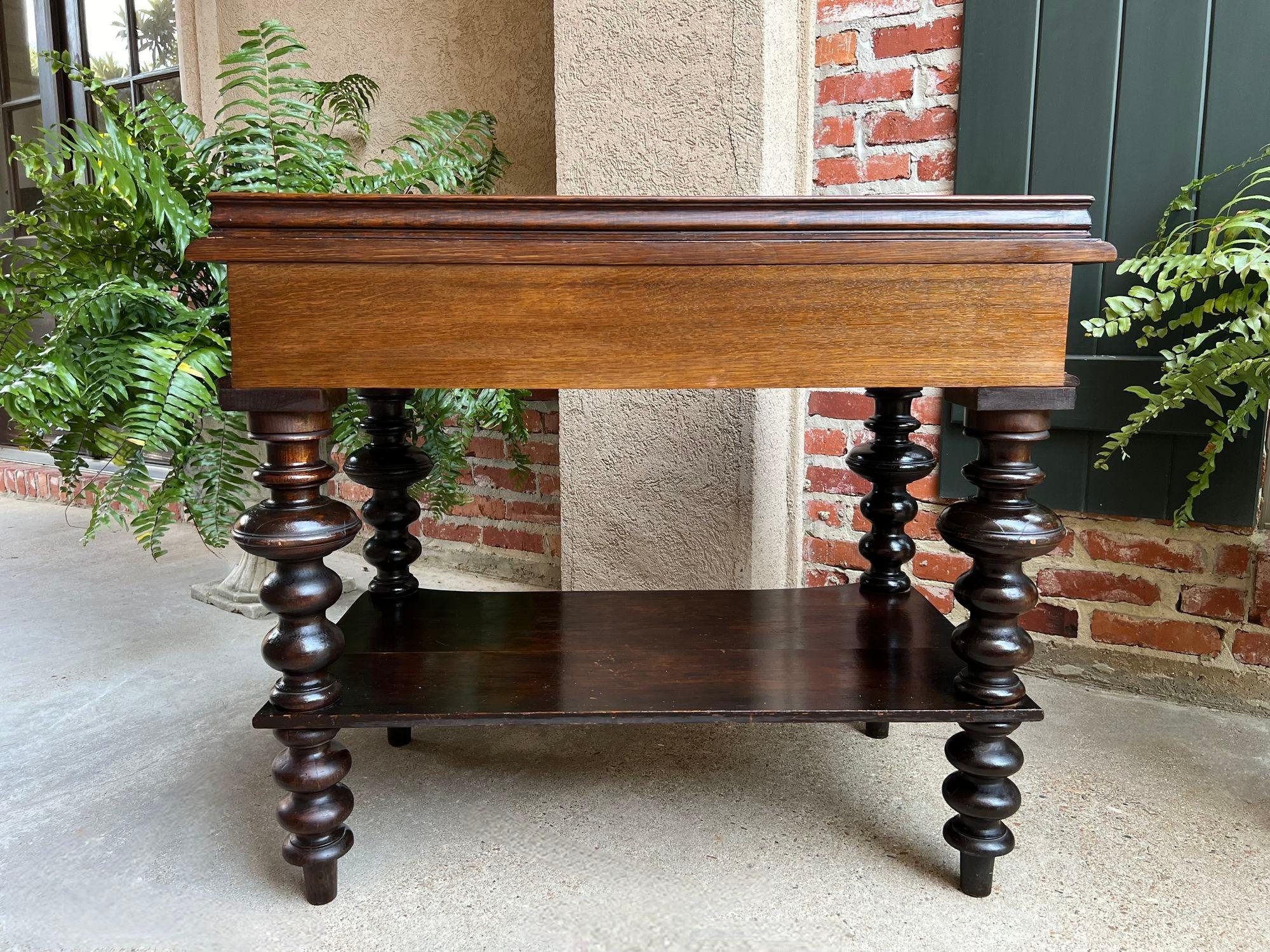 Ancienne table de salon anglaise en chêne sculpté avec pieds bobine, vers 1910 en vente 9