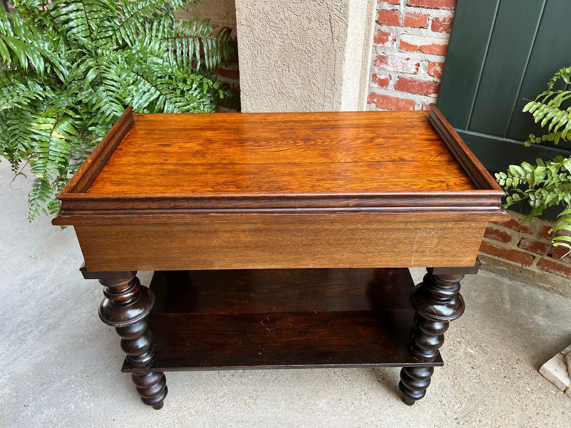 Ancienne table de salon anglaise en chêne sculpté avec pieds bobine, vers 1910 en vente 10