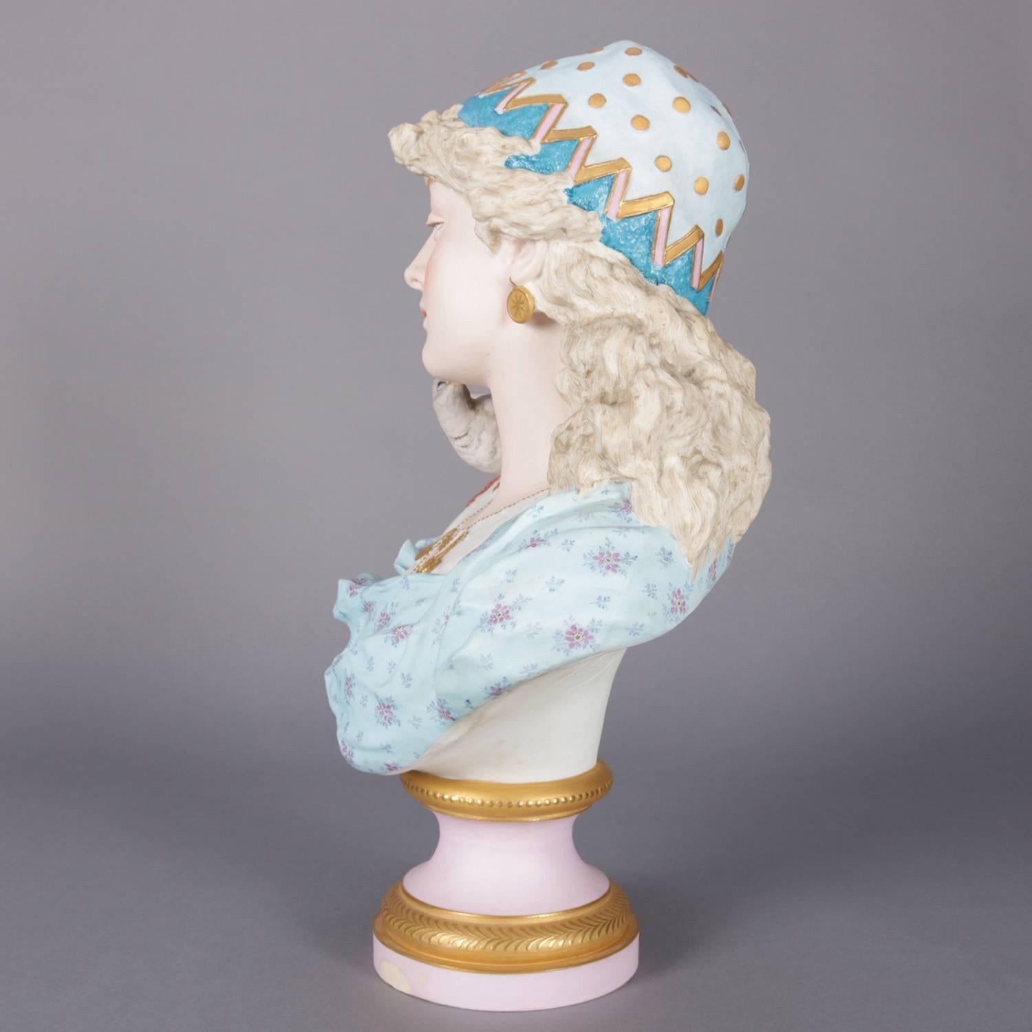 XIXe siècle Ancien buste portrait anglais en porcelaine biscuit de Chelsea, peint à la main et doré