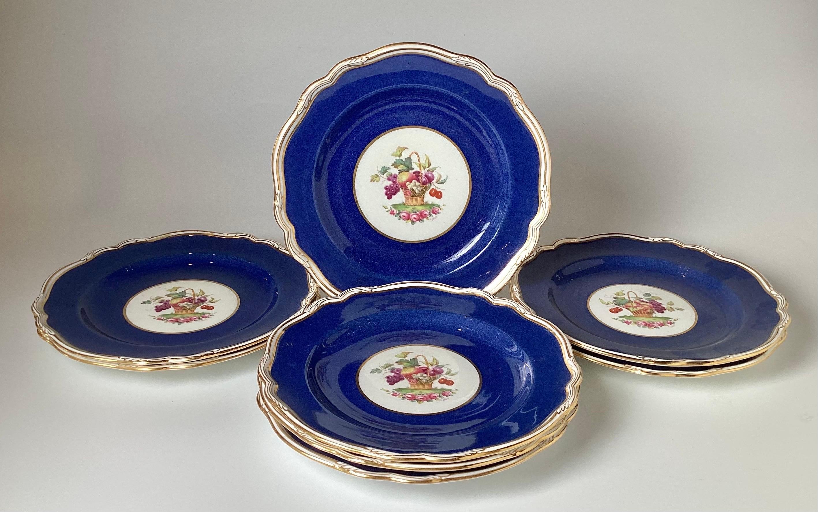 Juego de ocho platos de servicio antiguos ingleses pintados a mano Porcelana en venta