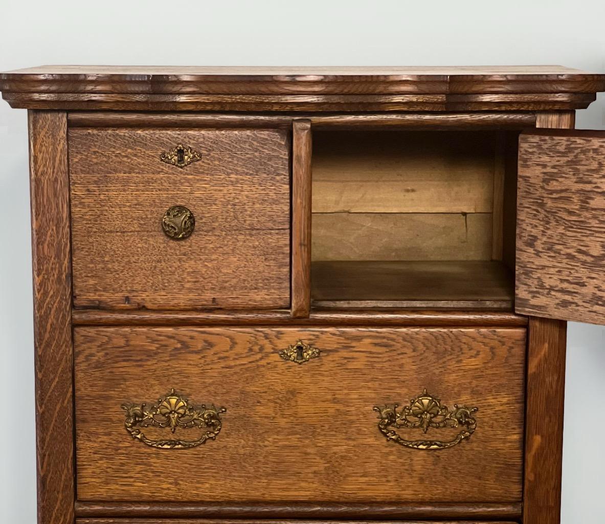 Antique English Handcrafted Quarter Sawn Oak Lingerie Chest, c. 1900 For Sale 5