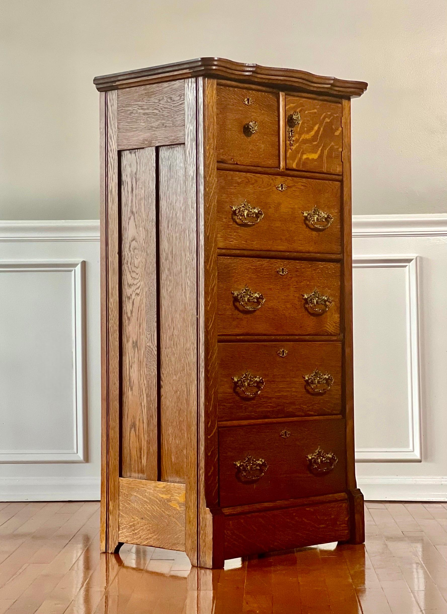 Antique English Handcrafted Quarter Sawn Oak Lingerie Chest, c. 1900 For Sale 6