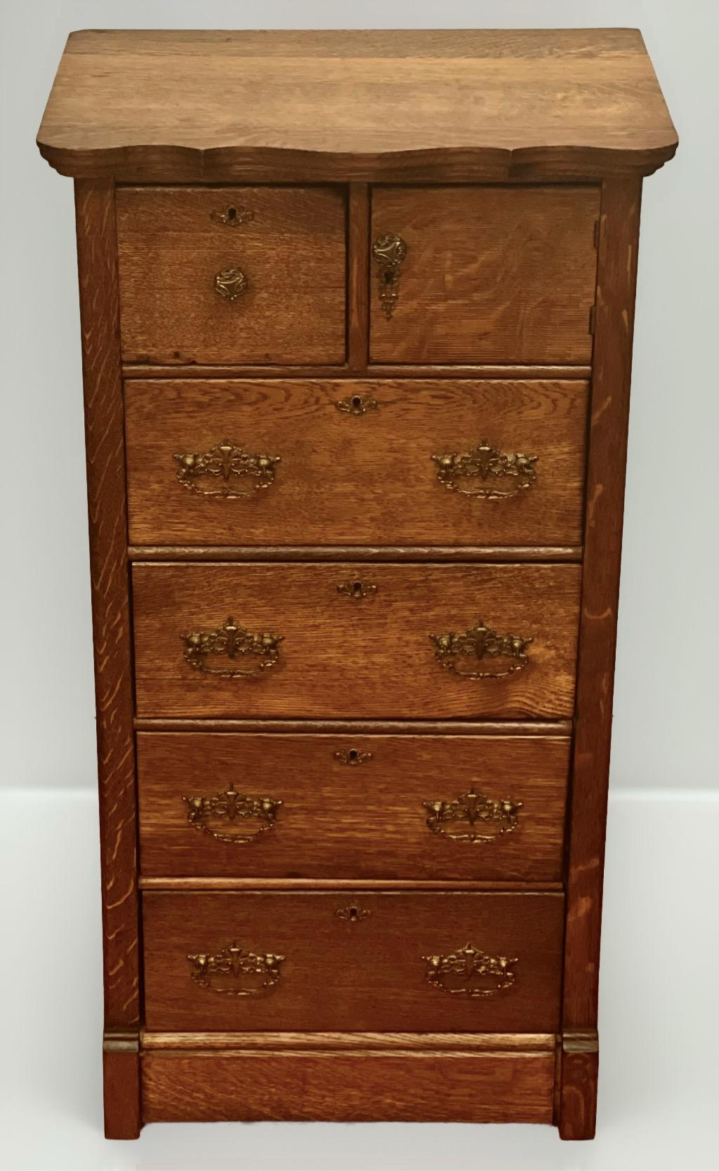 Early 20th Century Antique English Handcrafted Quarter Sawn Oak Lingerie Chest, c. 1900 For Sale