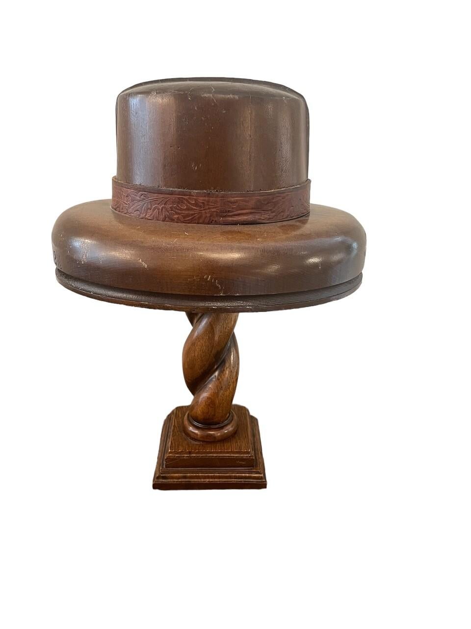 Antique English Hat Mold on Stand In Good Condition For Sale In Houston, TX