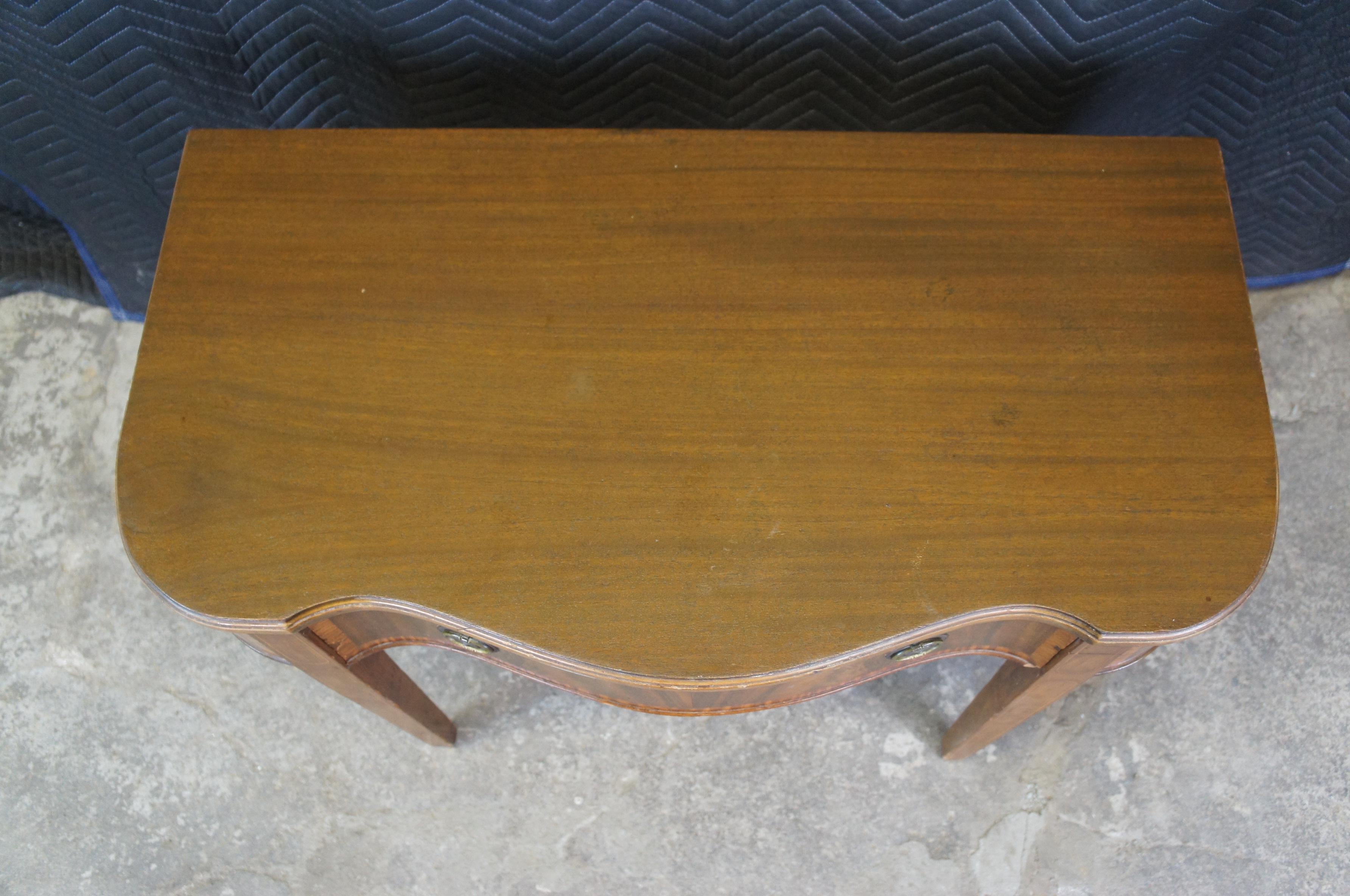 20th Century Antique English Hepplewhite Flame Mahogany Serpentine Console Table 36