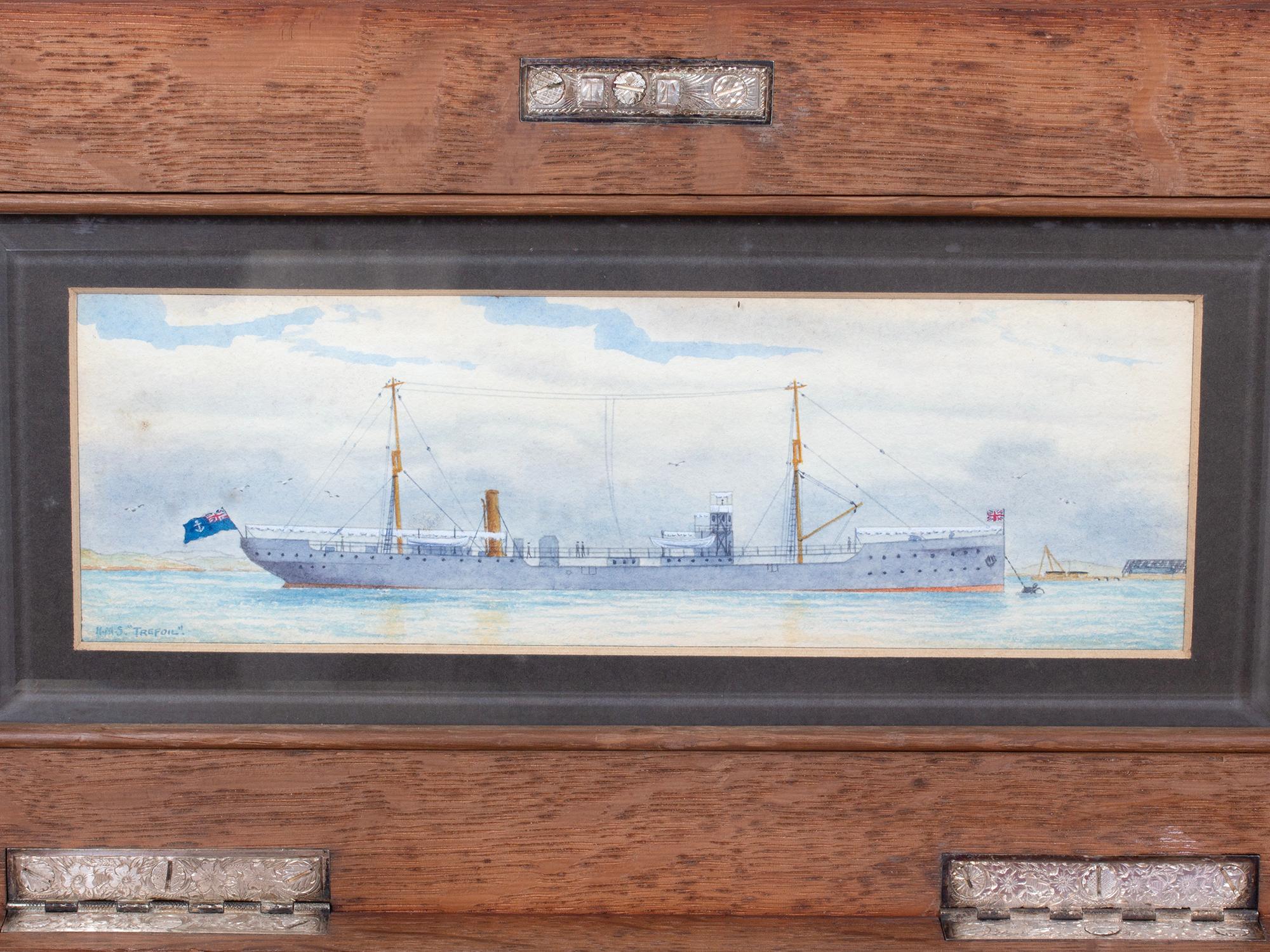 Coffret de présentation de lancement de navire HMS Trefoil anglais ancien en vente 3