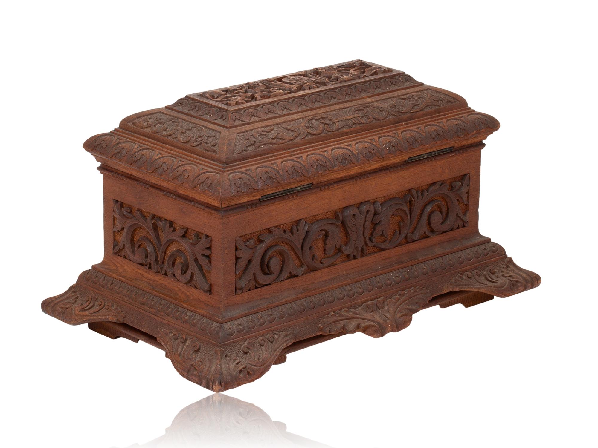 Art nouveau Coffret de présentation de lancement de navire HMS Trefoil anglais ancien en vente