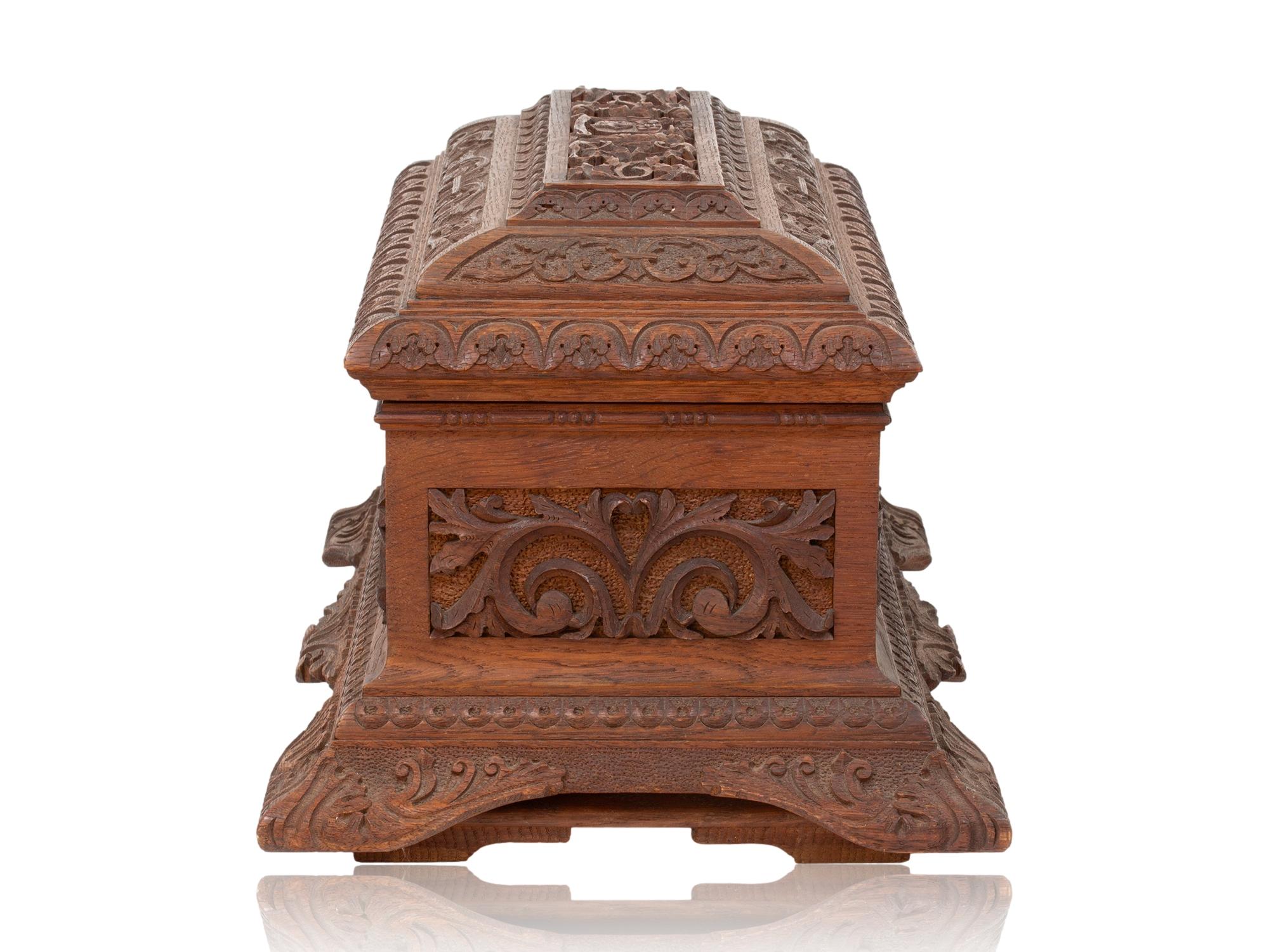 Britannique Coffret de présentation de lancement de navire HMS Trefoil anglais ancien en vente