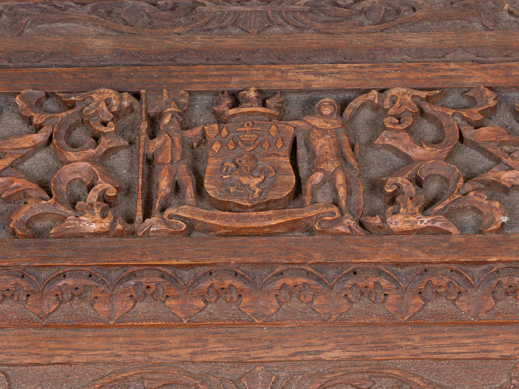 Chêne Coffret de présentation de lancement de navire HMS Trefoil anglais ancien en vente