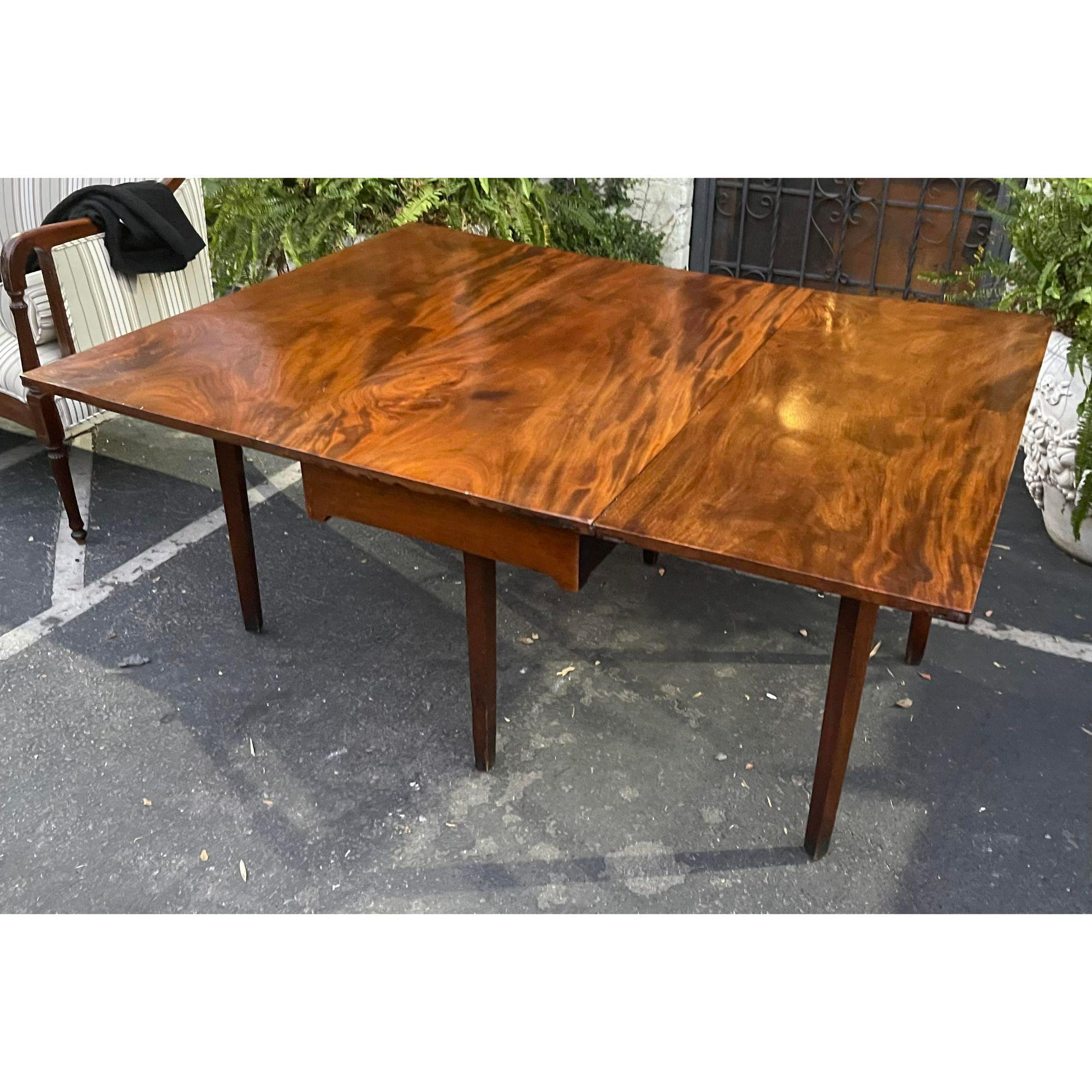 Antique English Honduran Mahogany Drop Lead Dining Table, Early 18th Century For Sale 2
