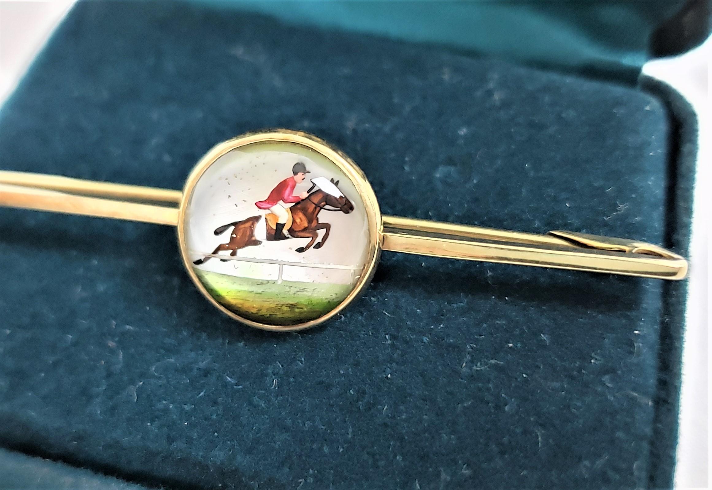 20th Century Antique English Horse Jumping or Steeplechase 9 Karat Yellow Gold Brooch or Pin For Sale