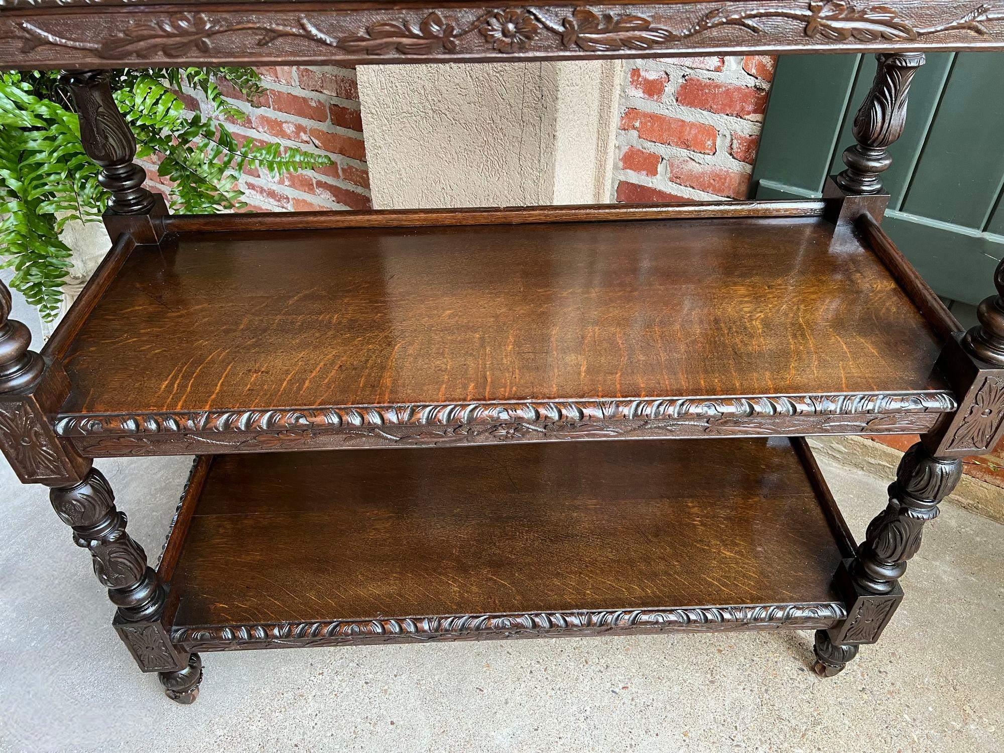 Antique buffet d'hôtel anglais Dumbwaiter Server Sideboard en chêne sculpté Renaissance en vente 3