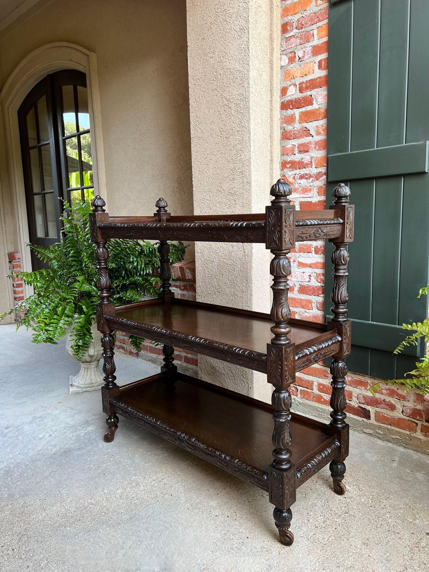 Antique buffet d'hôtel anglais Dumbwaiter Server Sideboard en chêne sculpté Renaissance en vente 5