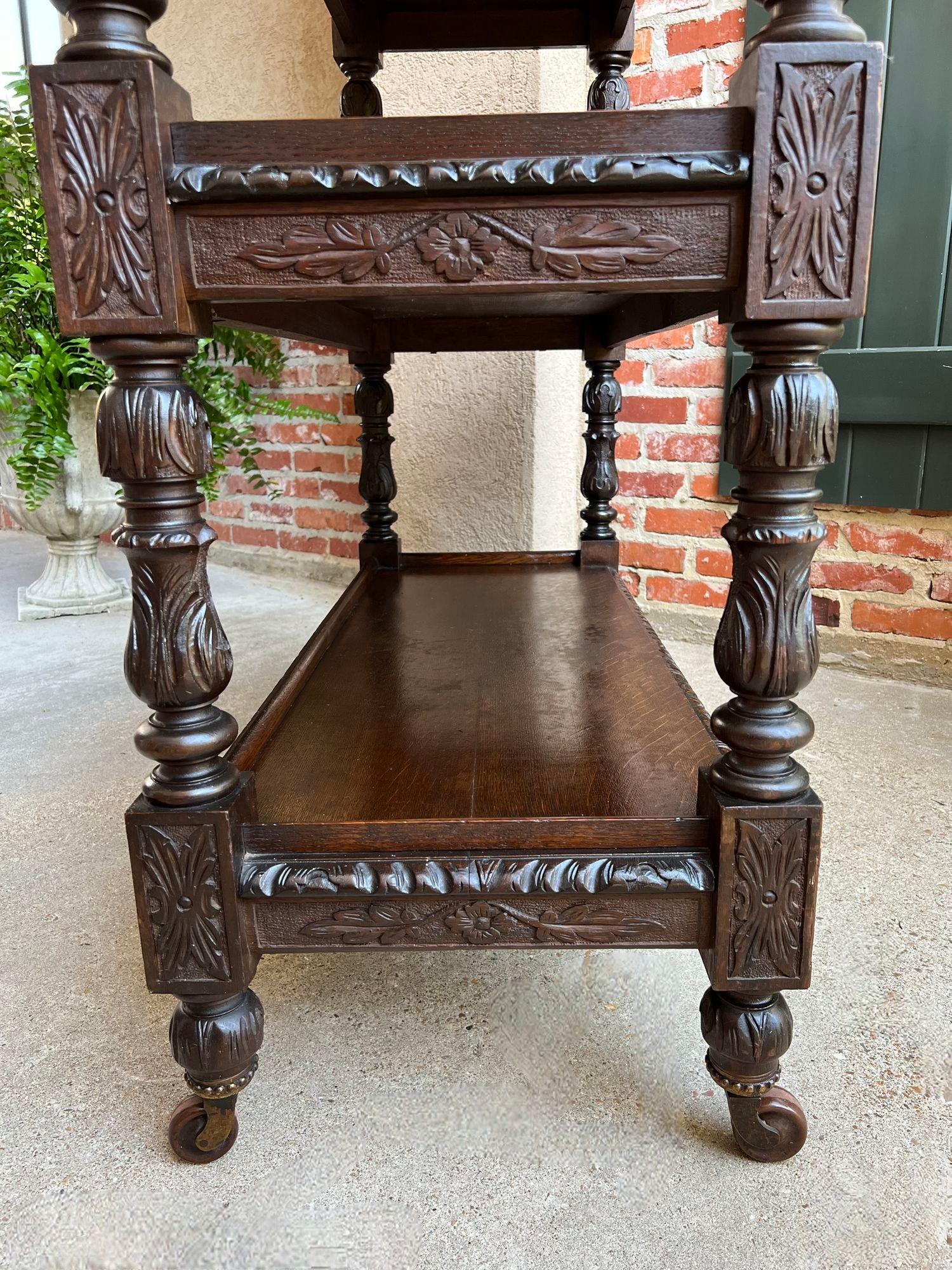 Antique buffet d'hôtel anglais Dumbwaiter Server Sideboard en chêne sculpté Renaissance en vente 10