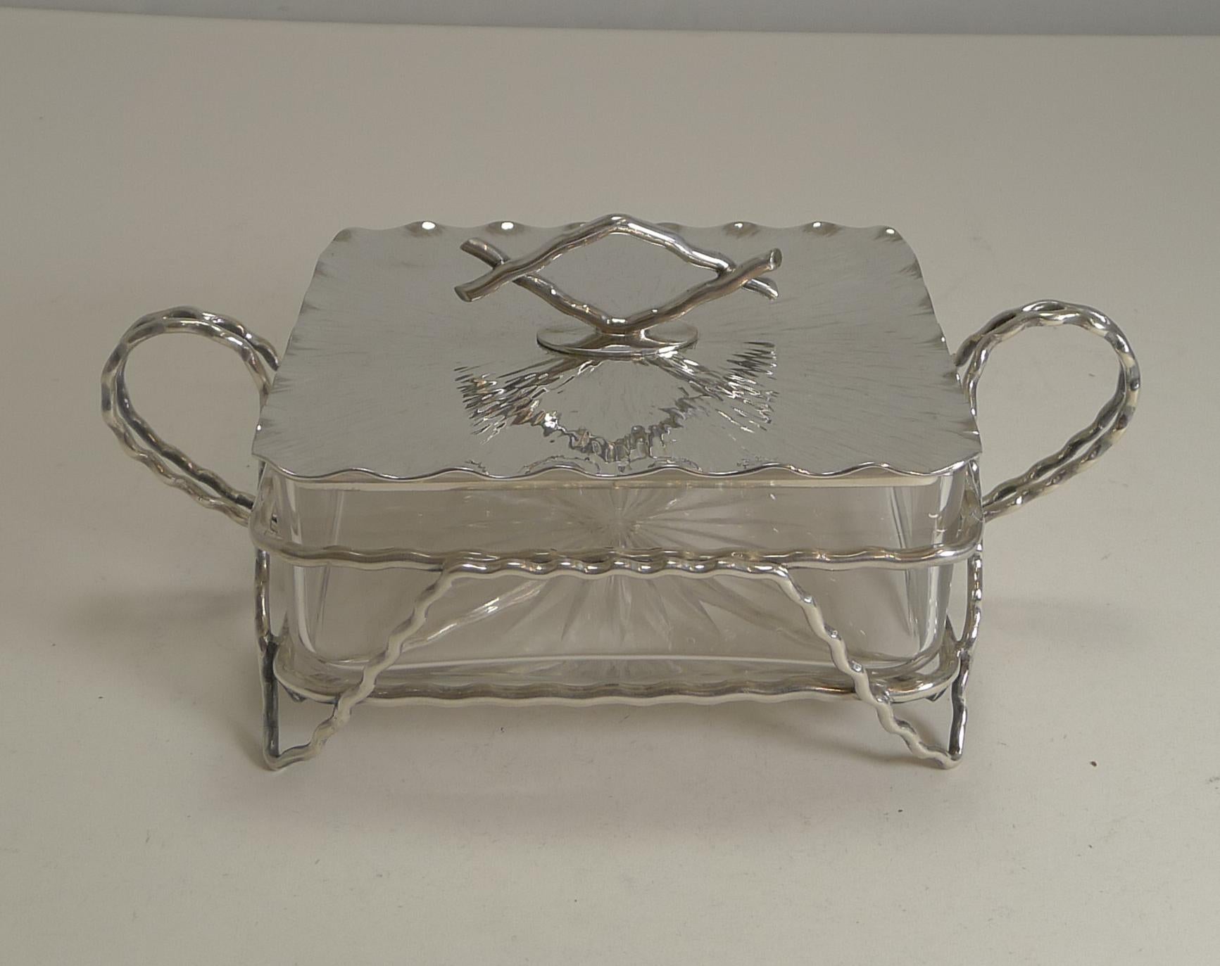 Antique English Hukin and Heath Butter Dish, circa 1880 In Good Condition In Bath, GB